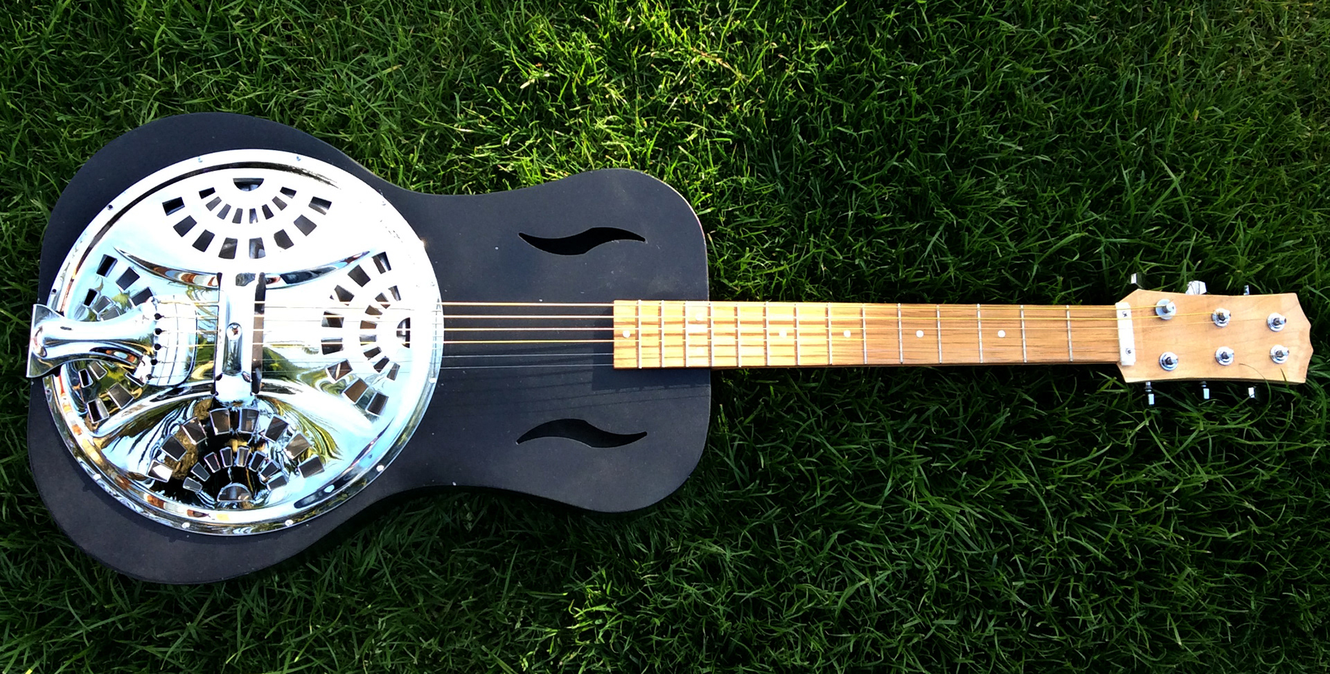 The Finished Resonator Guitar
