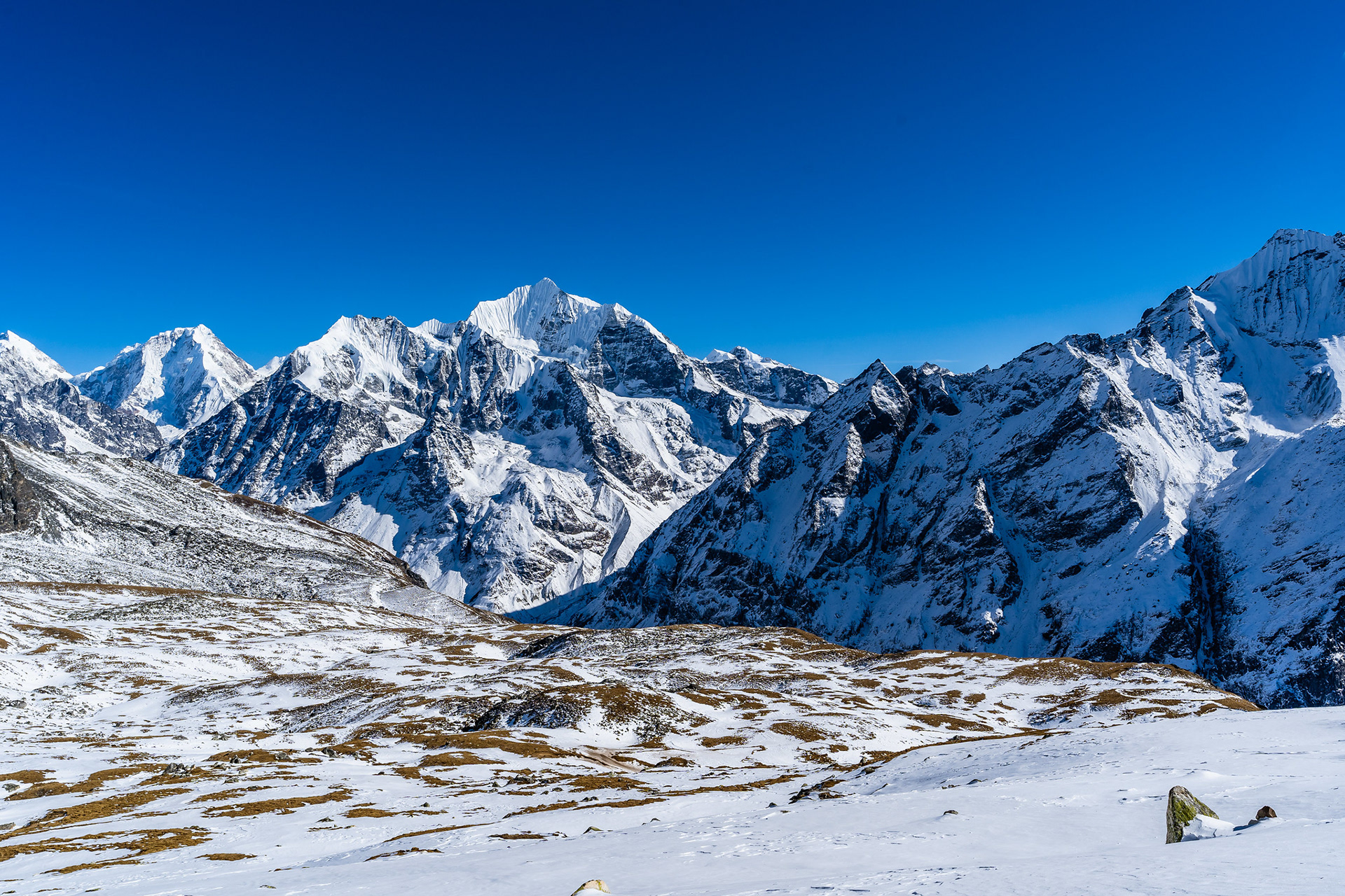 The frozen highlands past Tserko Ri.