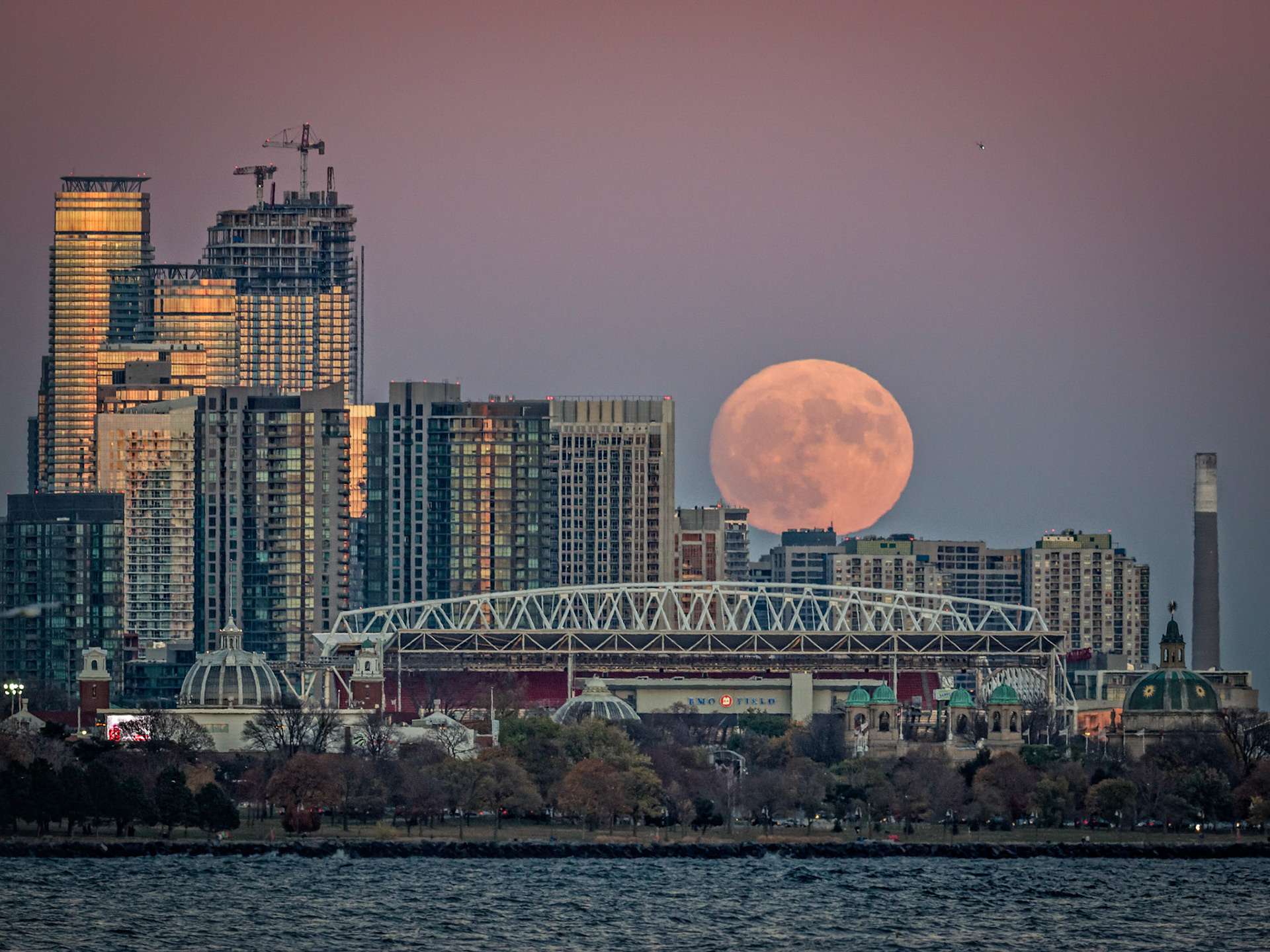Supermoon Illusion