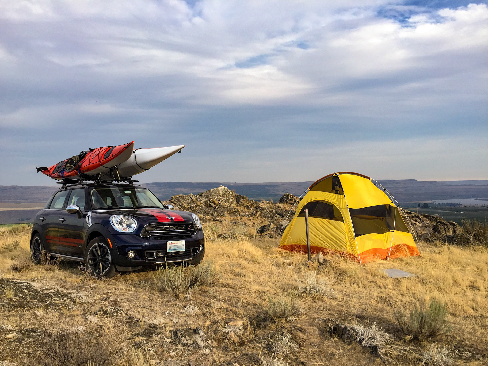Camping at Silver Spur Resort near Brewster Washington with a Mini Countryman and kayaks.