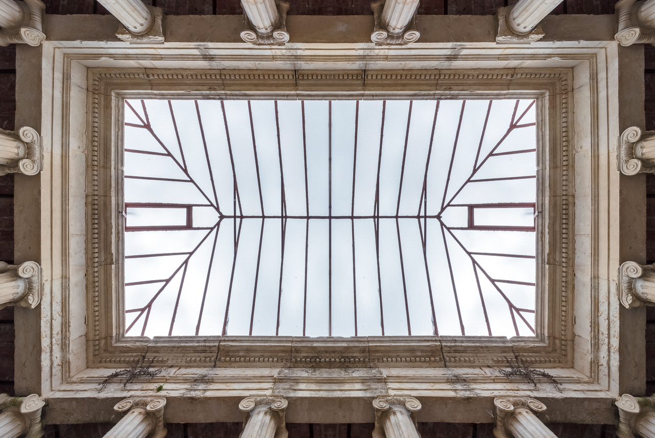 / orangery, Cloister, France