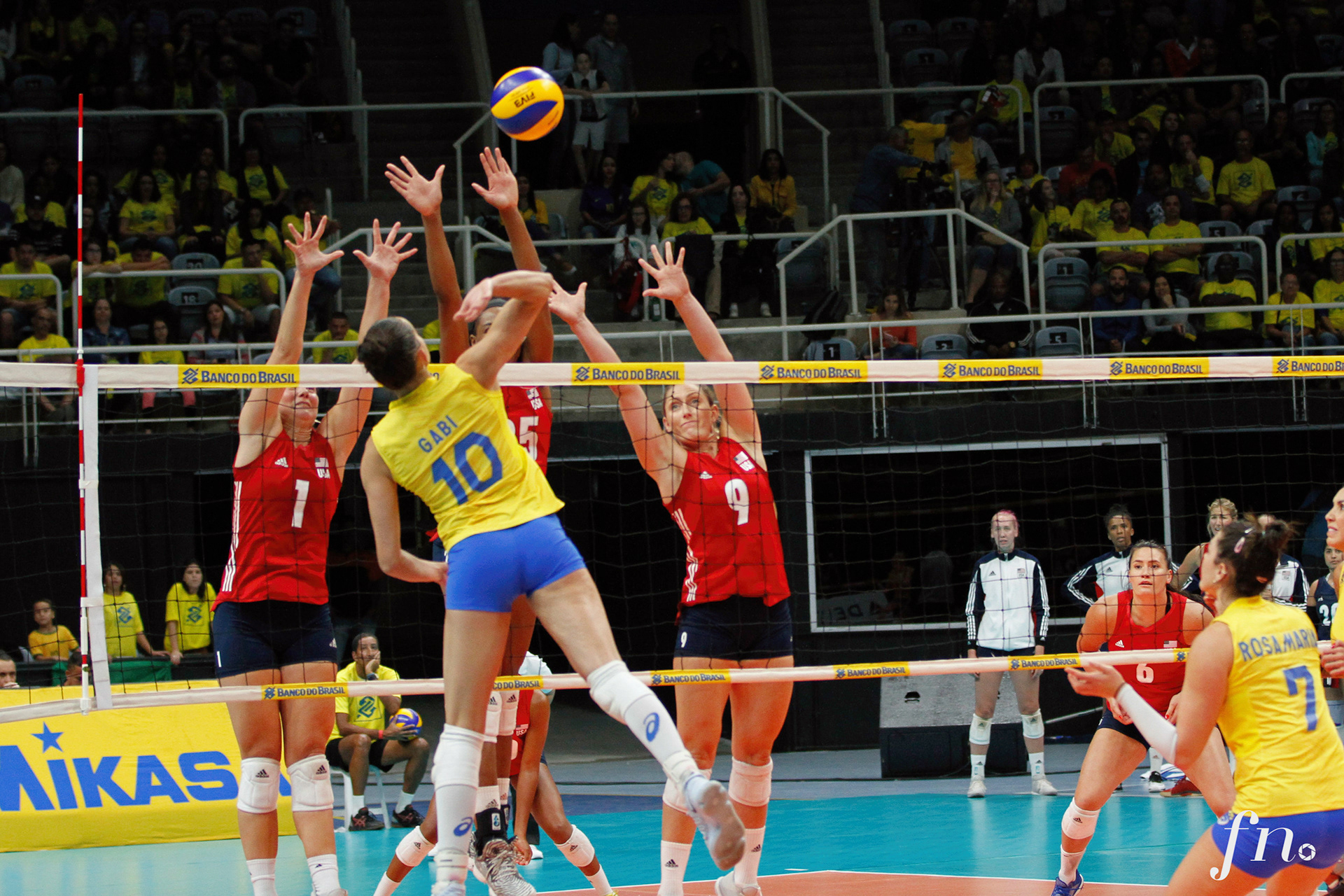Vôlei Internacional (feminino) - Amistoso Brasil x Estados Unidos - Foto: Fred Nogueira