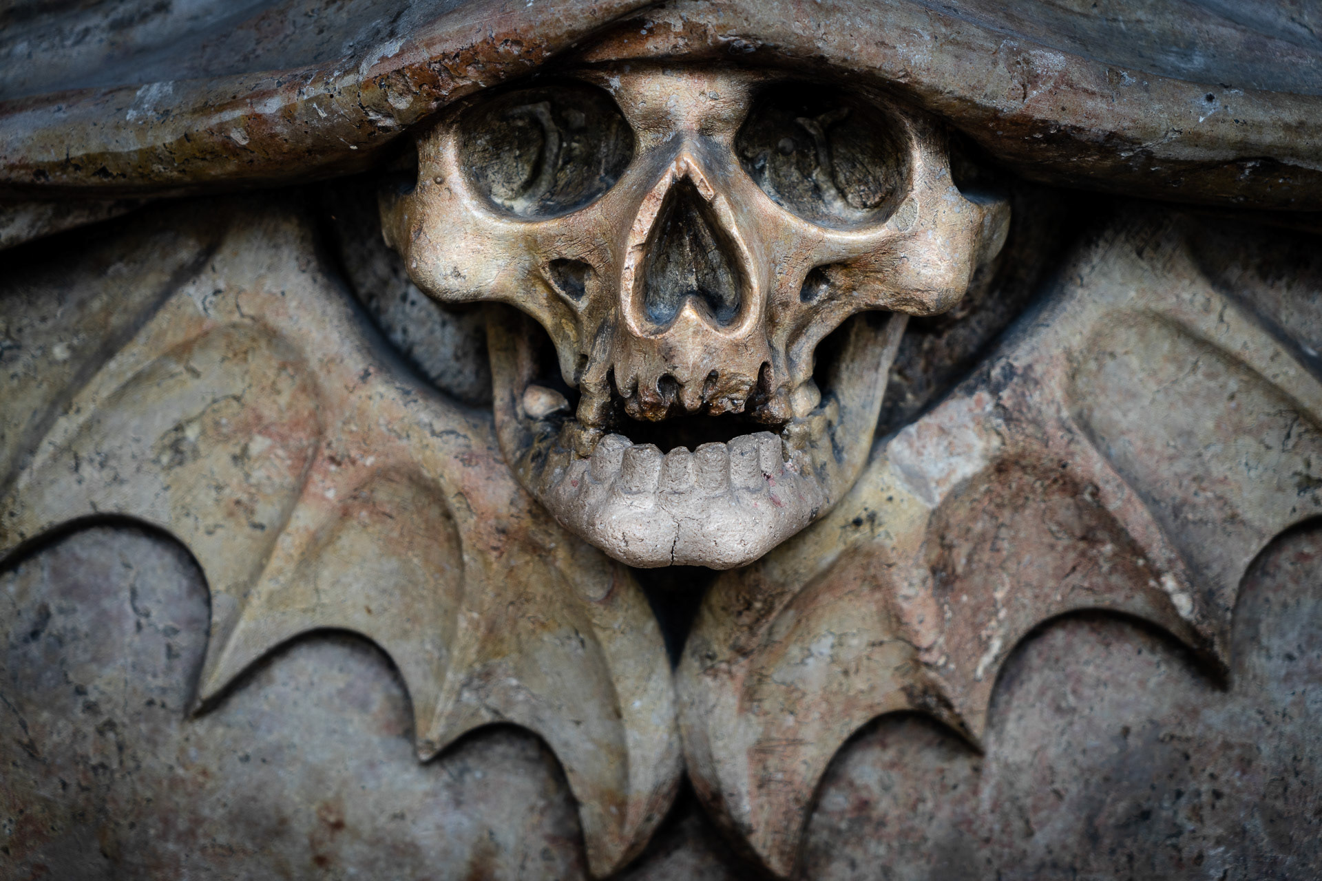 In the town of "Jedermann" (a play that is traditionally performed every year as part of the Salzburg Festival), the skull is the symbol of the transience of man