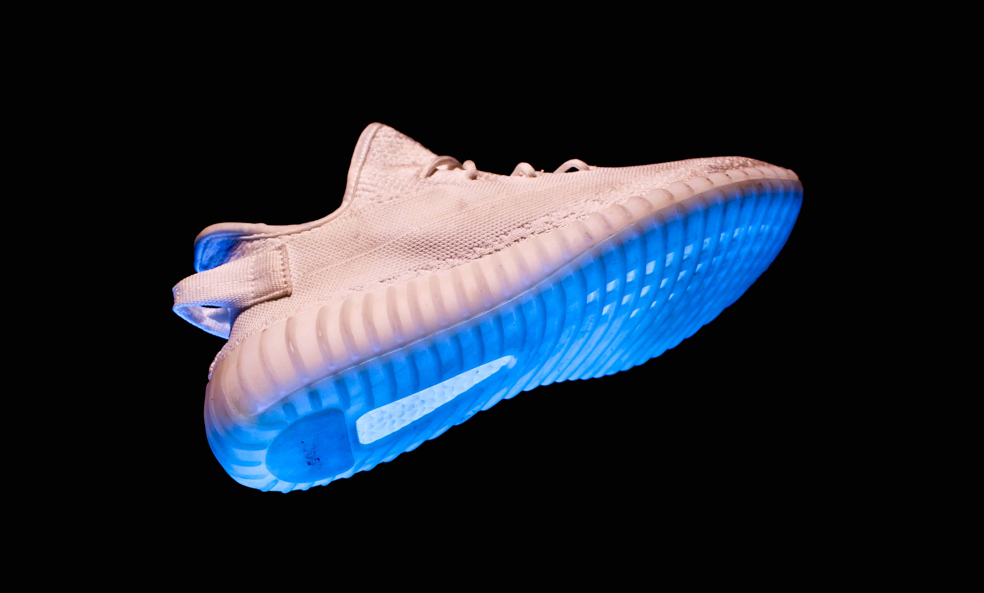 dirty white yeezys