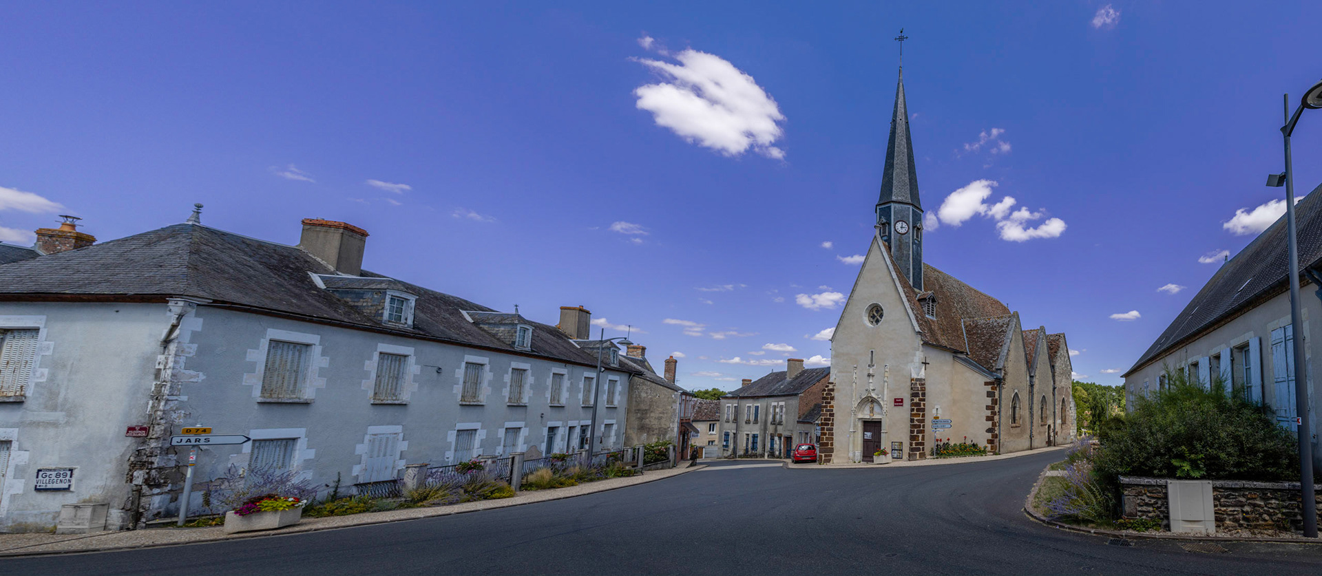 Place de l'église au Noyer