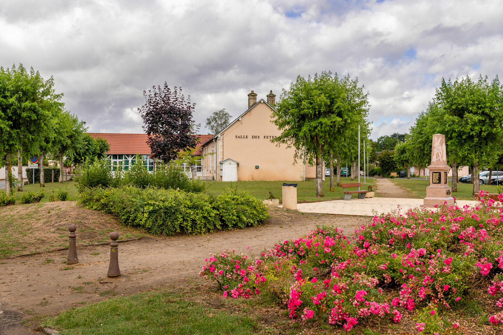 Ecole et Salle des Fêtes de Sury-près-Léré