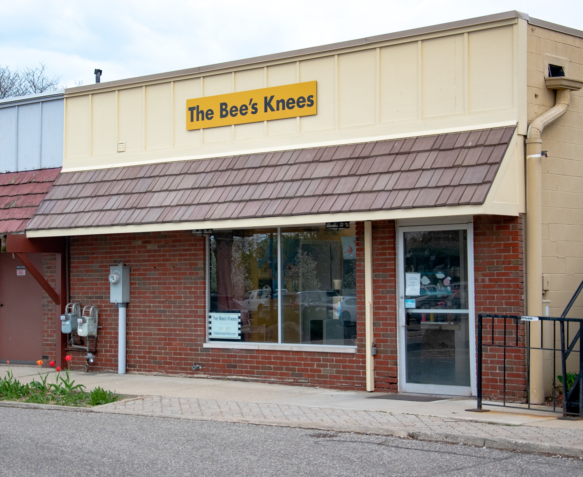 TBK The Bee's Knees Pottery