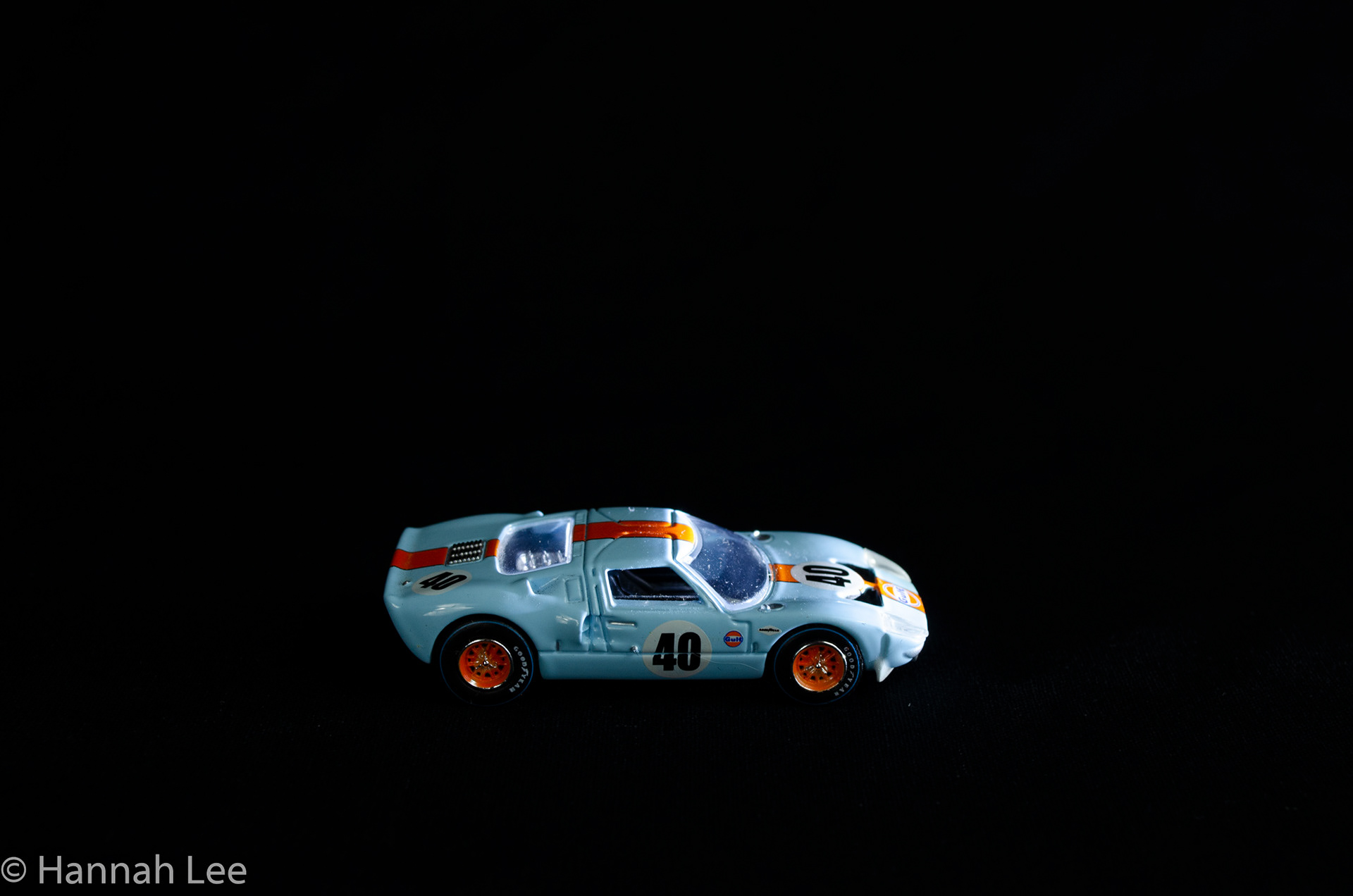 4. Side Lighting: 1/100 s f 7.1 35mm iso 400