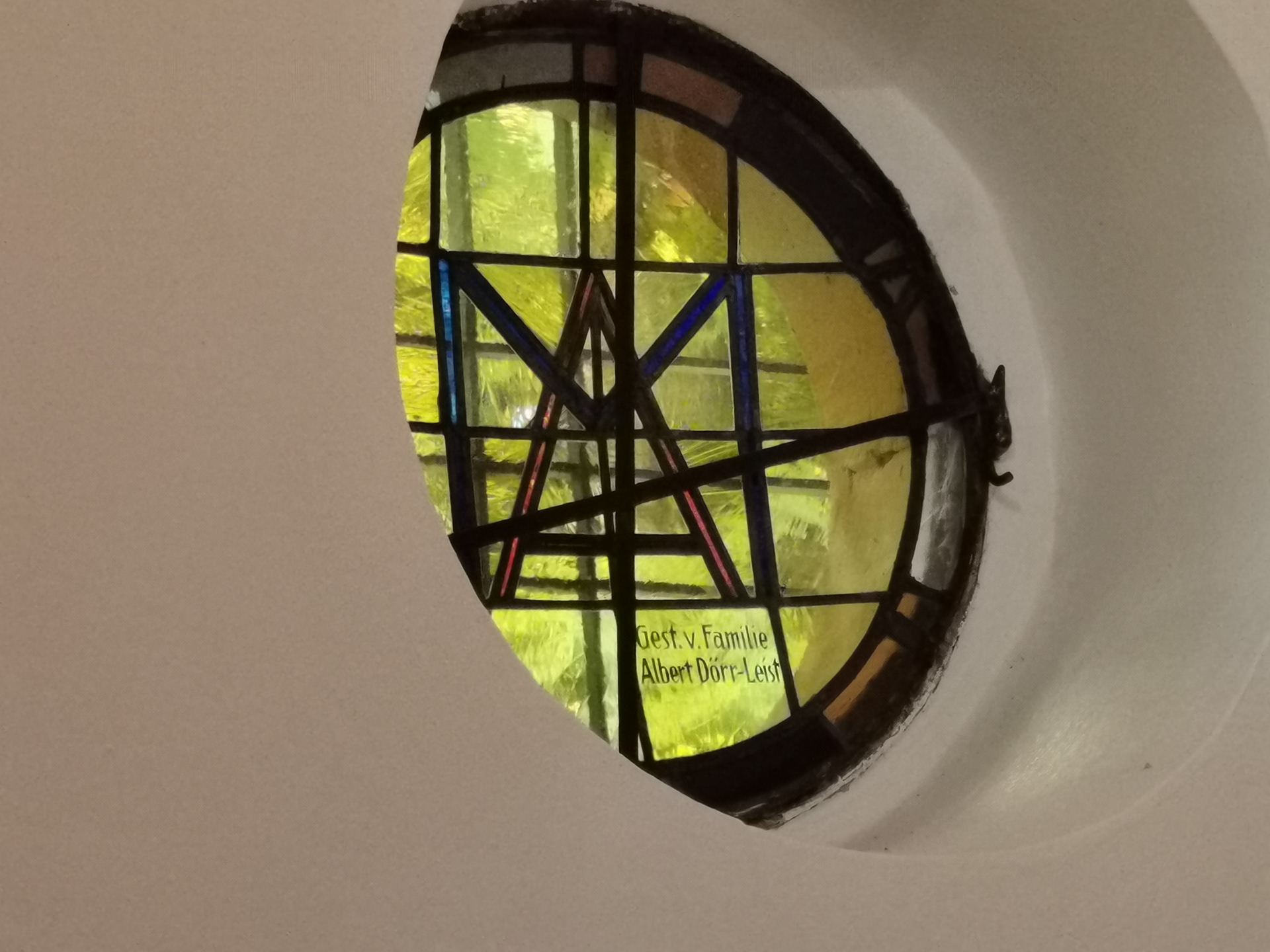 linkes Fenster im Altarraum