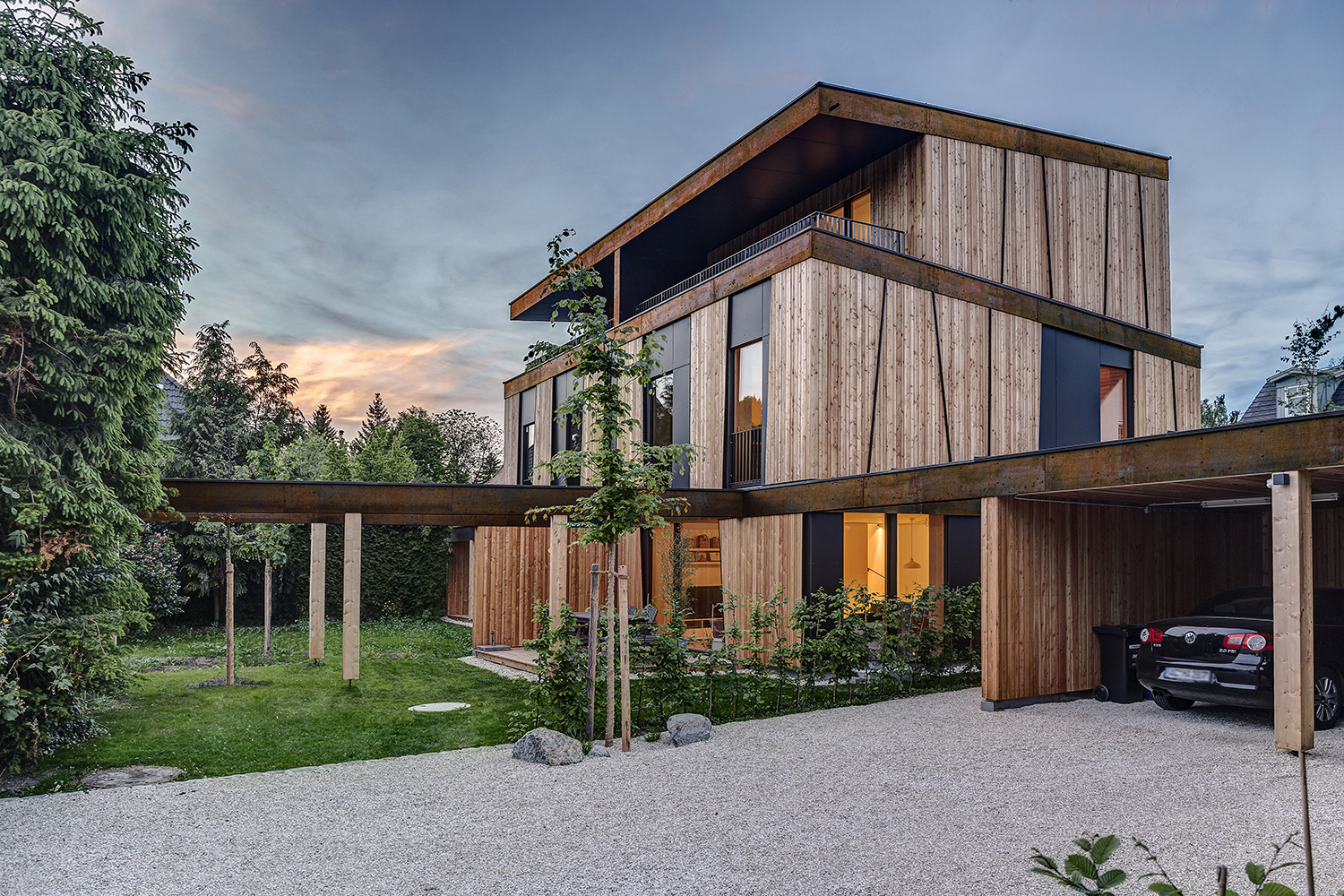 Industriefotograf aus Muenchen - Haus mit Holzfassade