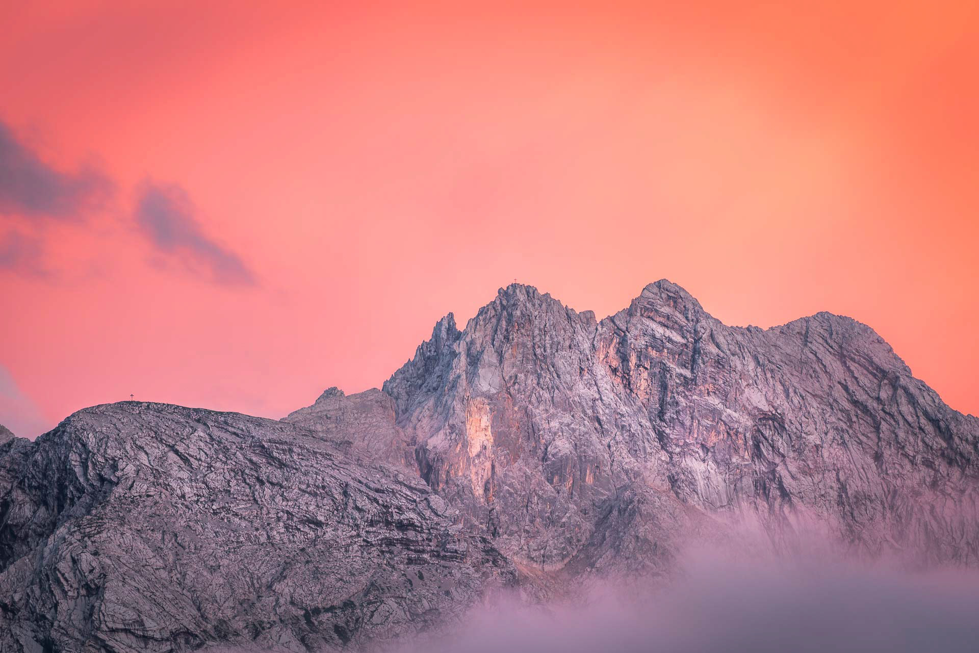 Wenn Sonnenuntergang auf gewitter trifft