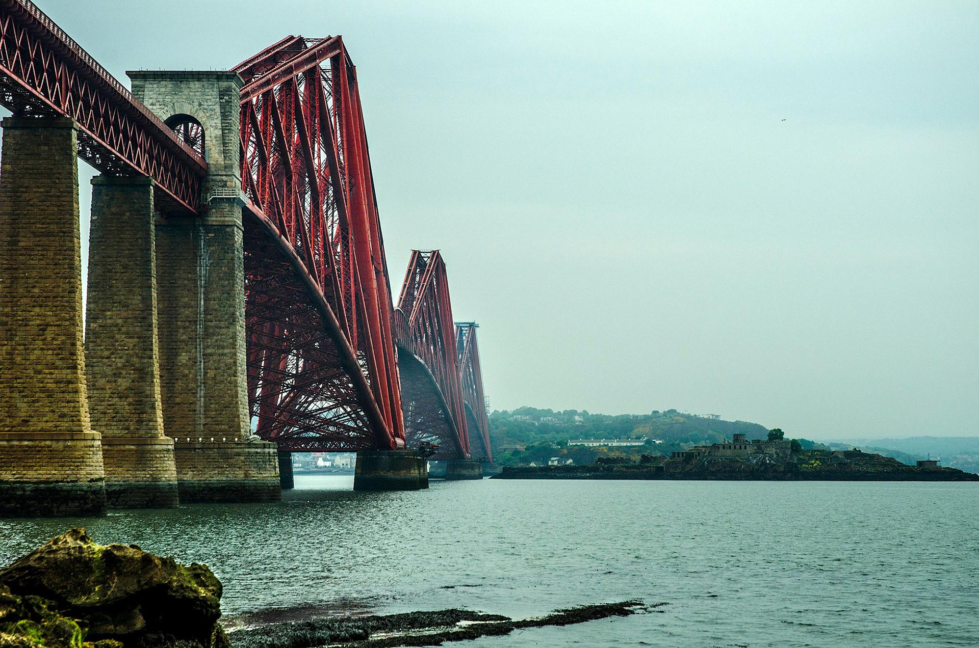 SOUTH QUEENSFERRY THE FORTH BRIDGE