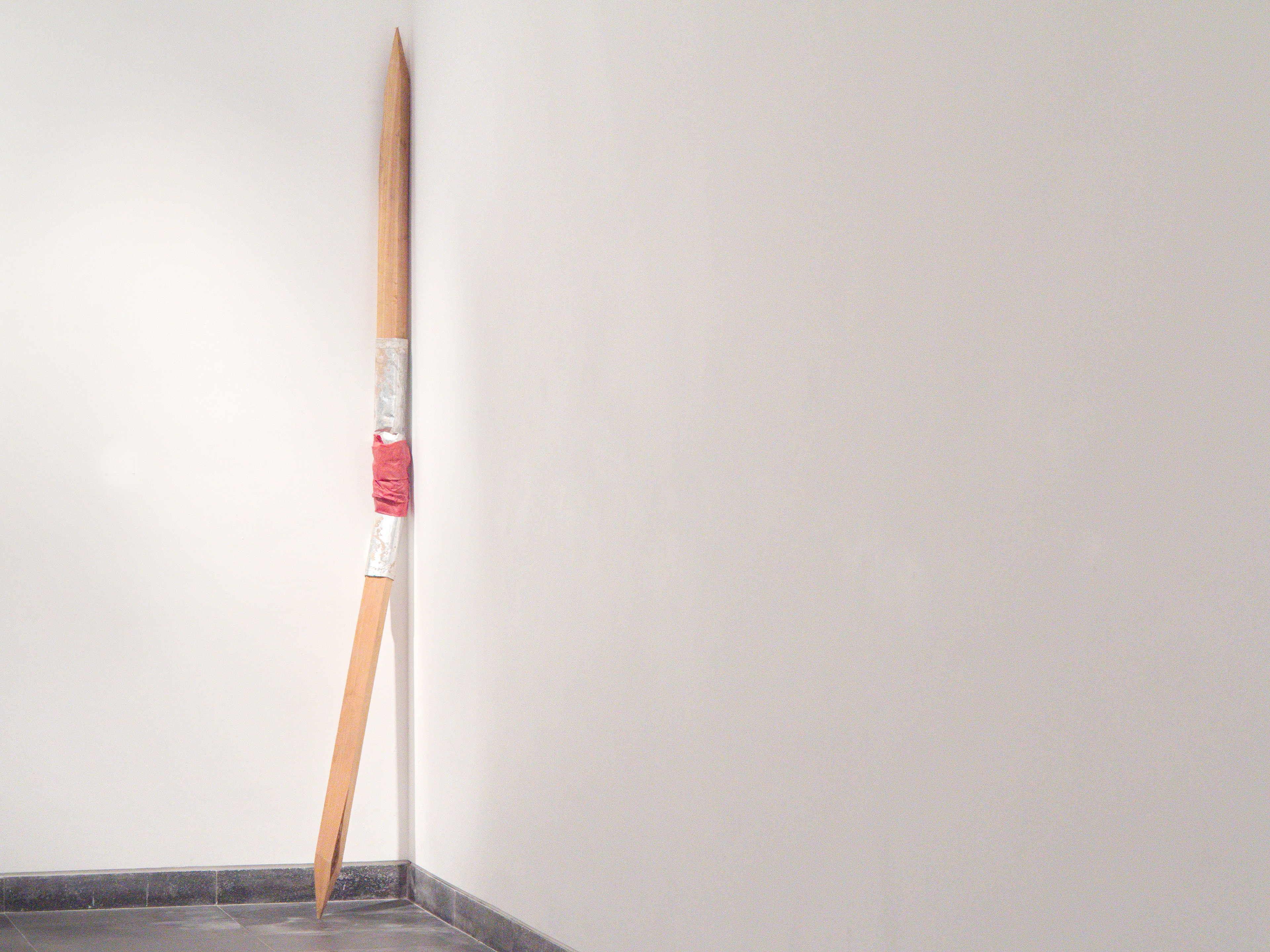 CORNER PIECE  2018 - wood, textile, tin, glue - exhib. Biblioteca Pública Horta/Faial 2019