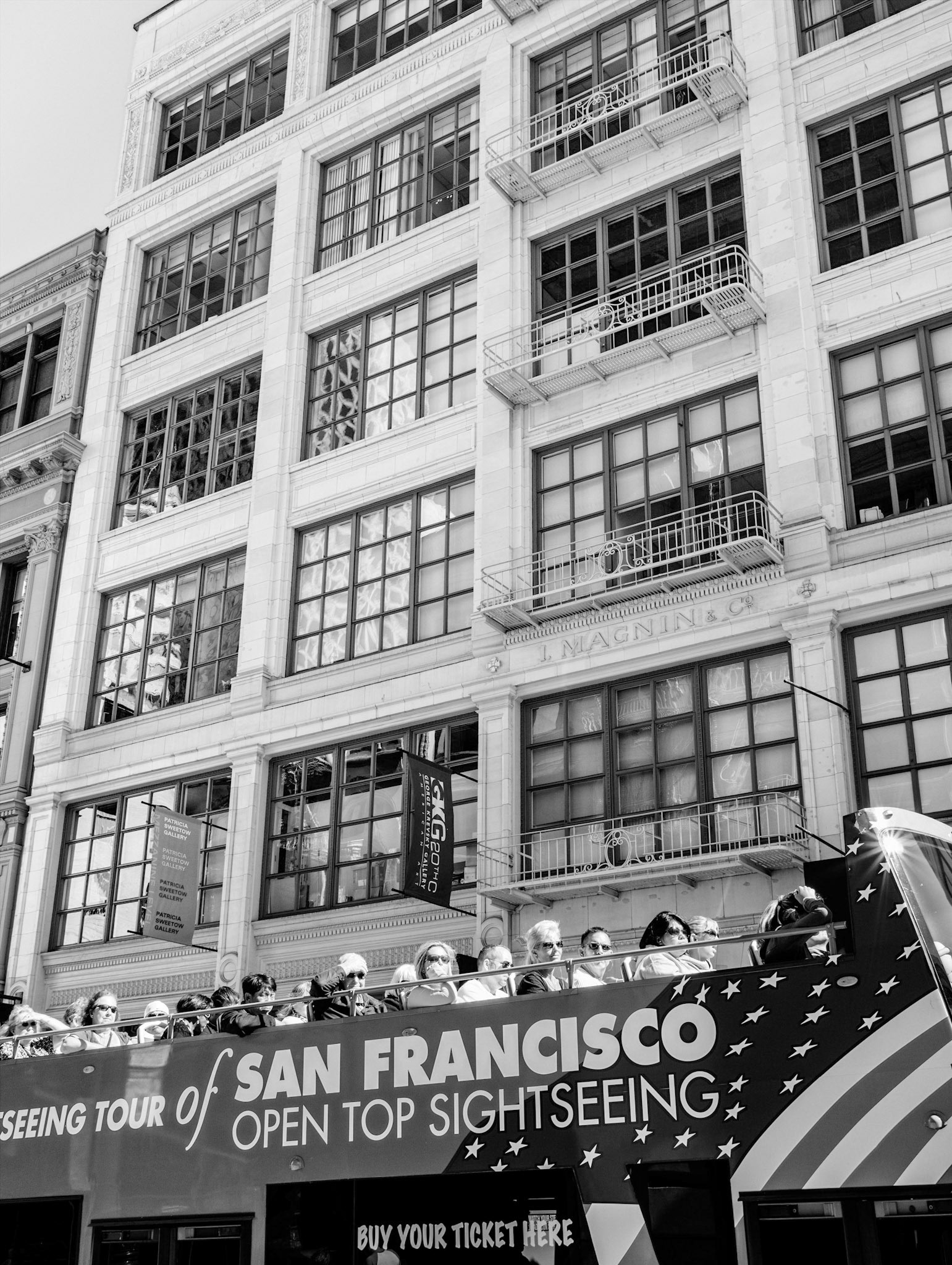 Sightseeing Bus in Union Square, San Francisco, 2012