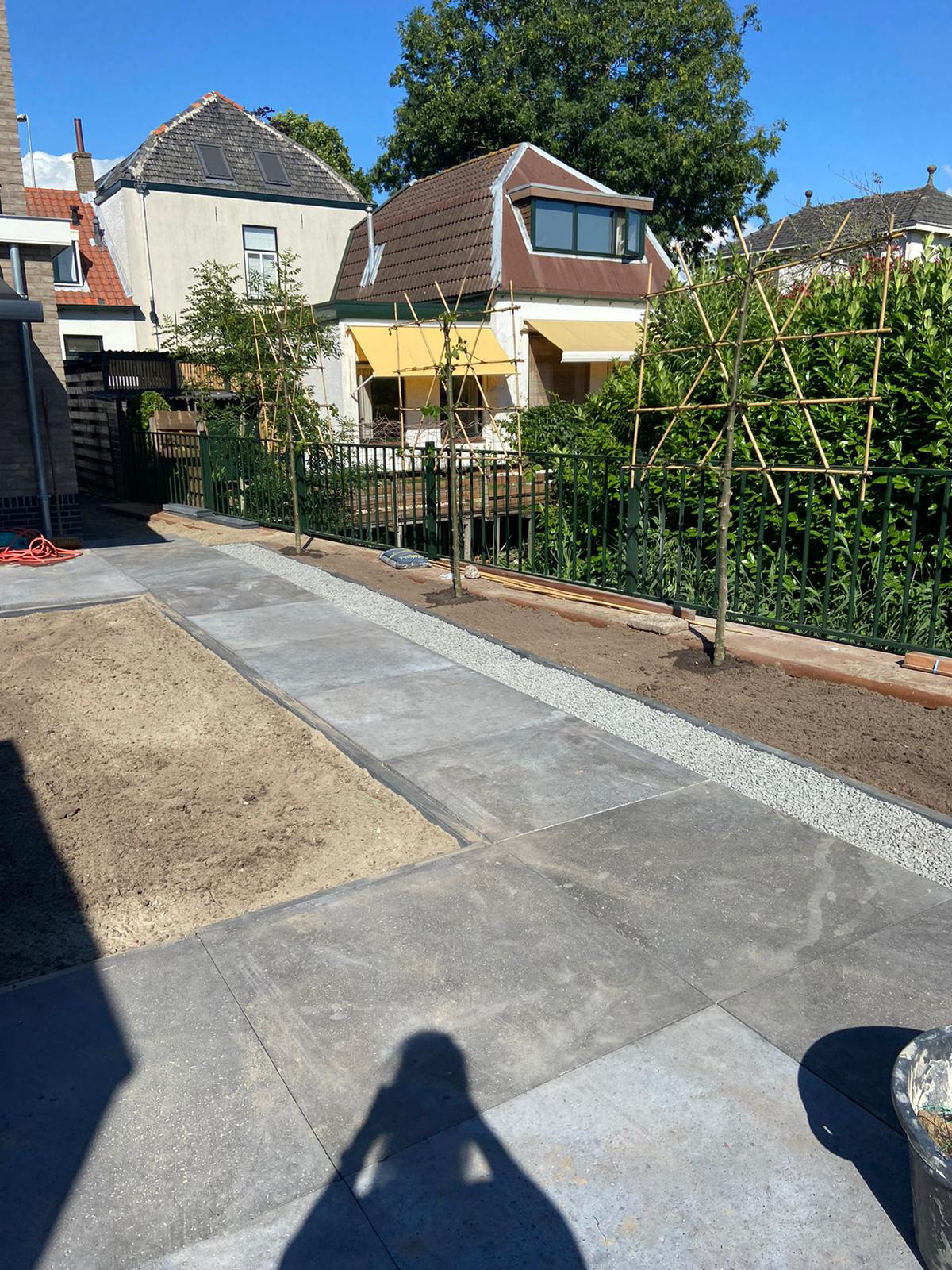 Foto 7: 4 Leilinden aangeplant