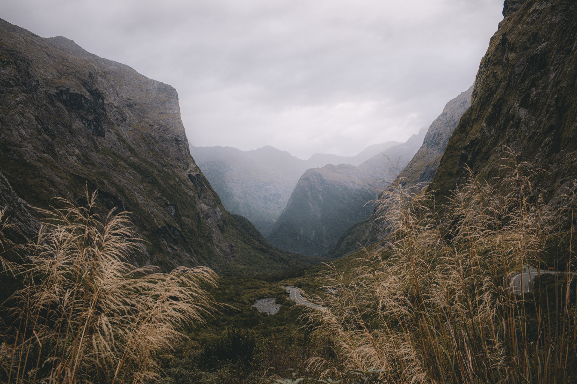 The road leading to the Milford Sounds