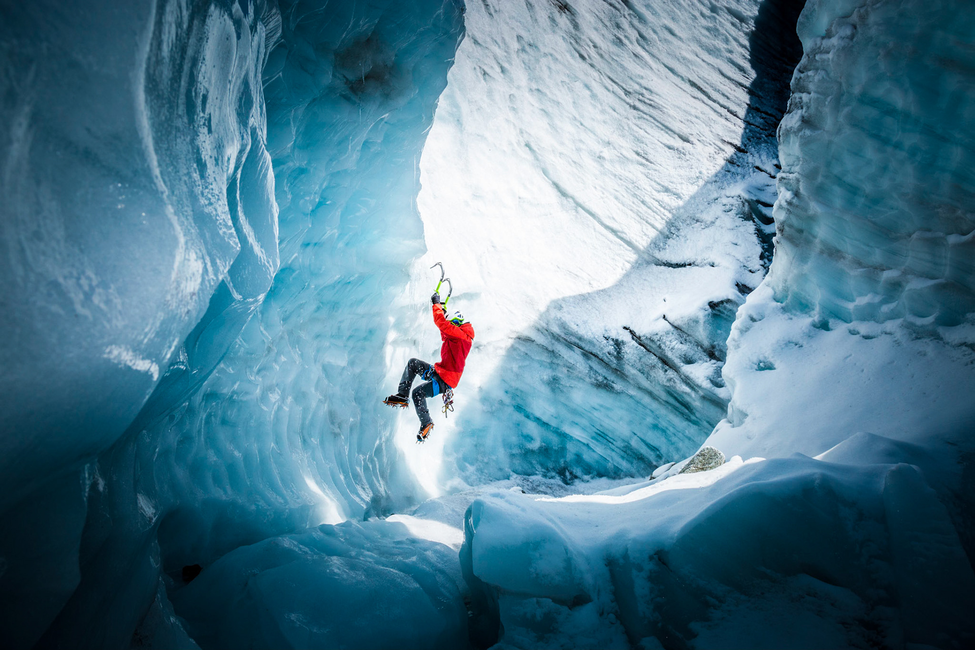 Cascade de glace au cœur du glacier