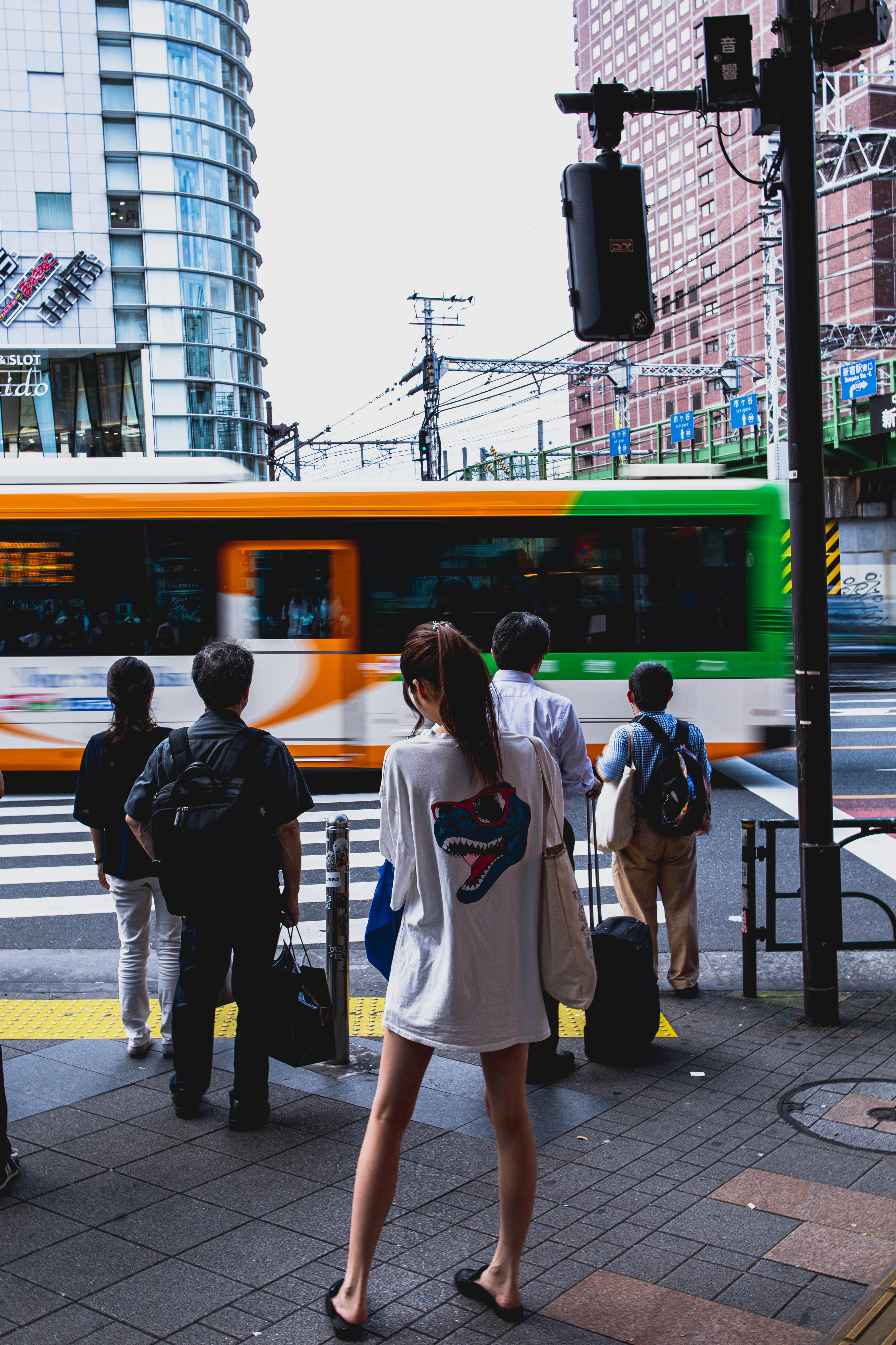 Bilder aufgenommen während meiner Reise nach Japan in Asien. Während dieses Trips erweiterte ich mein Reiseportfolio mit Eindrücken aus Tokio, Kyoto und Osaka. Die Bilder fangen Einblicke in ein modernes, traditionelles und alltägliches, fern von Tourismus, intimes Japan: Welches von westlichen Touristen gerne übersehen wird. Tags: Urban, Japan, cityscape, asiatrip, summertime, Tokyo, tradition, culture, asia, tourism, Fotograf, München, Photographer, Munich, Portrait, Porträt, Portfolio. Streetphotography, Streetphotographer, fashion