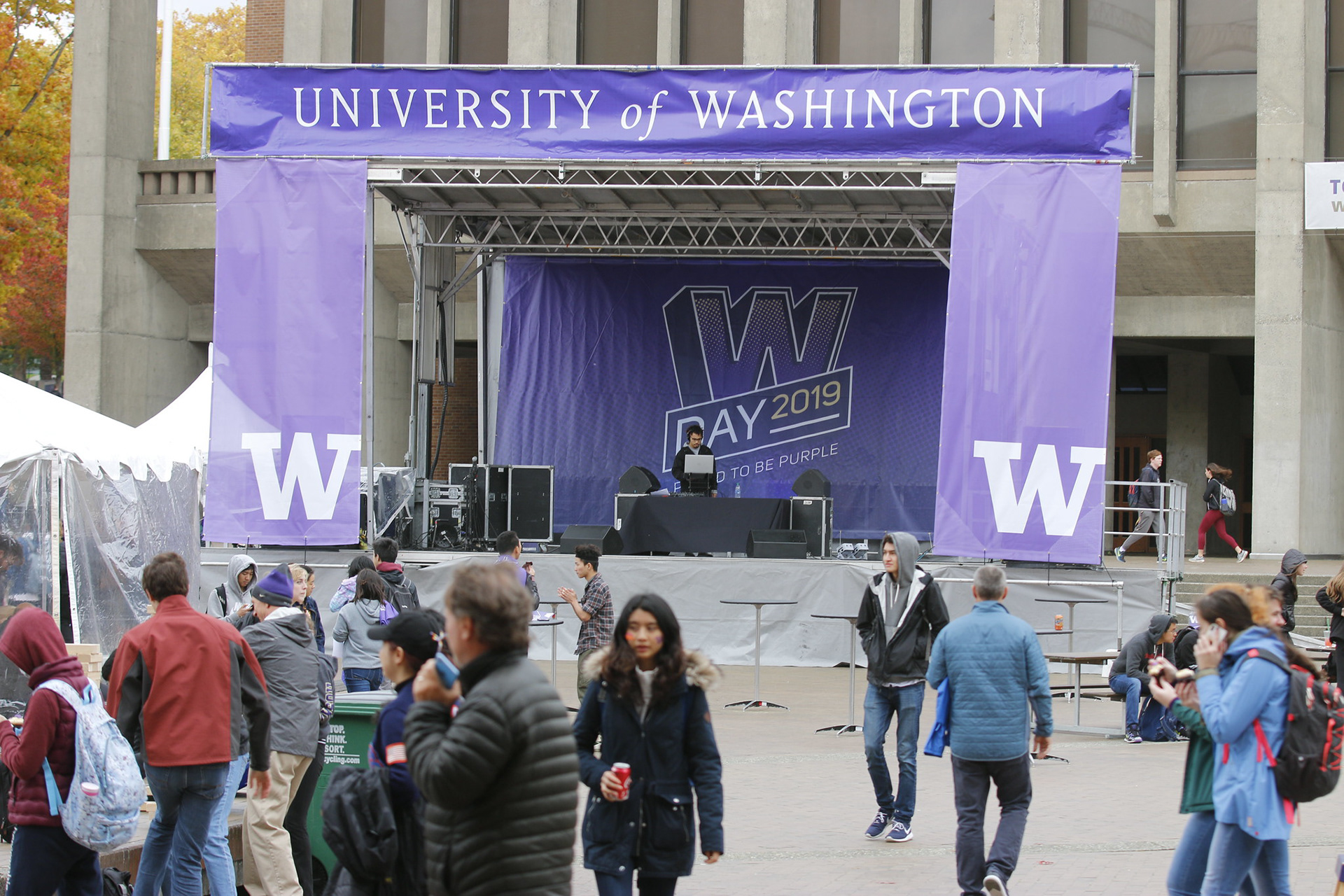 stage banners