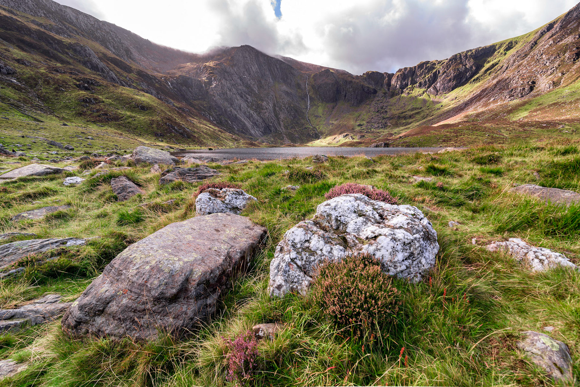 Llyn Idwal looking into the Devil's Kitchen, Snowdonia, Wales, UK