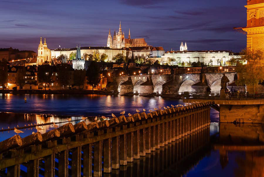 35 PRAGA