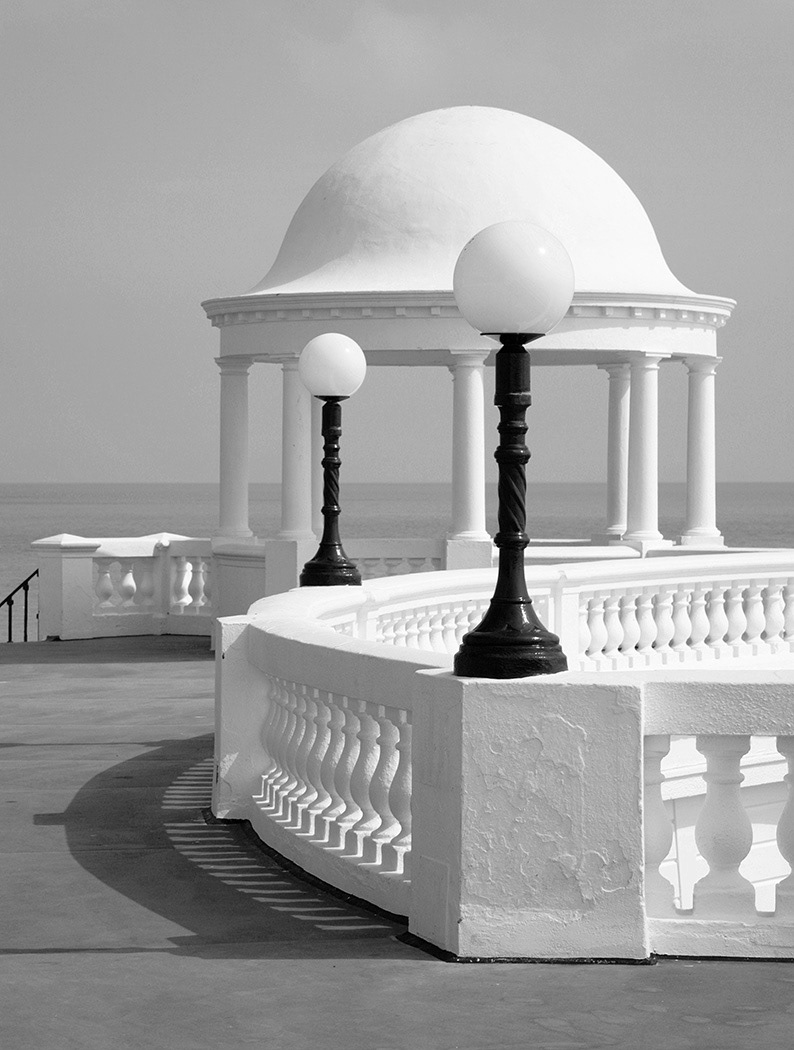 Bexhill domes and curves