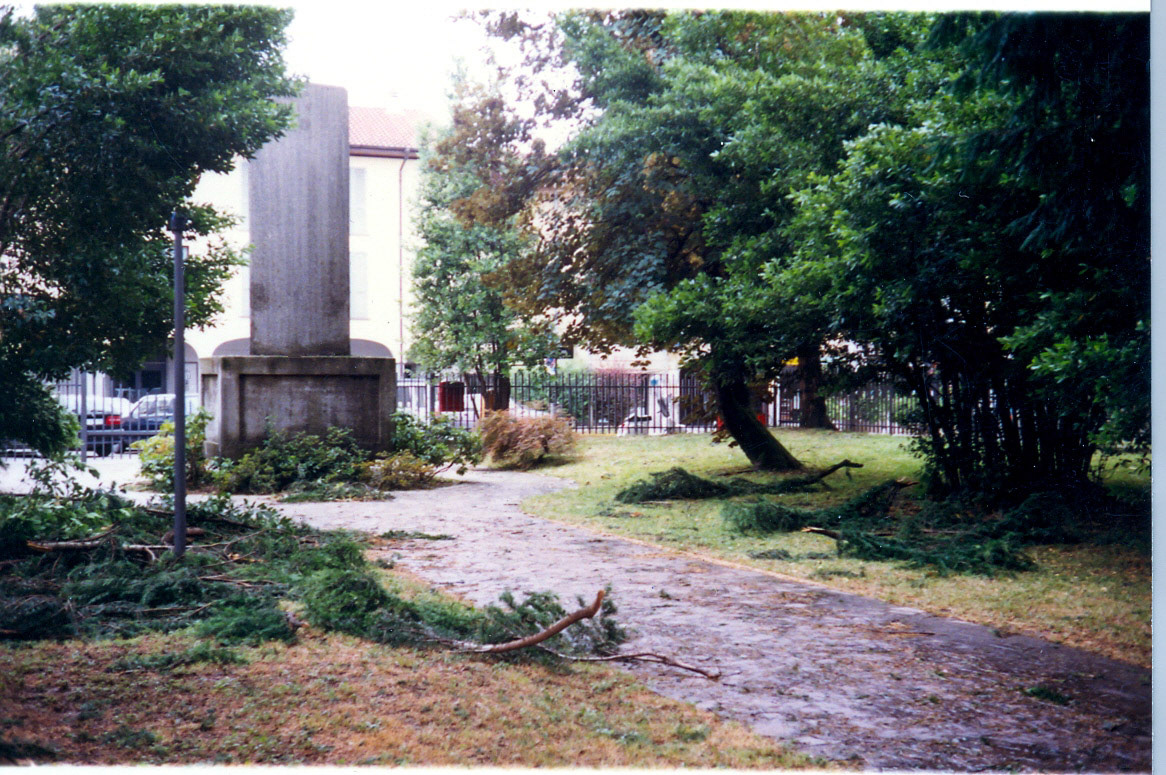 MONUMENTO AI CADUTI