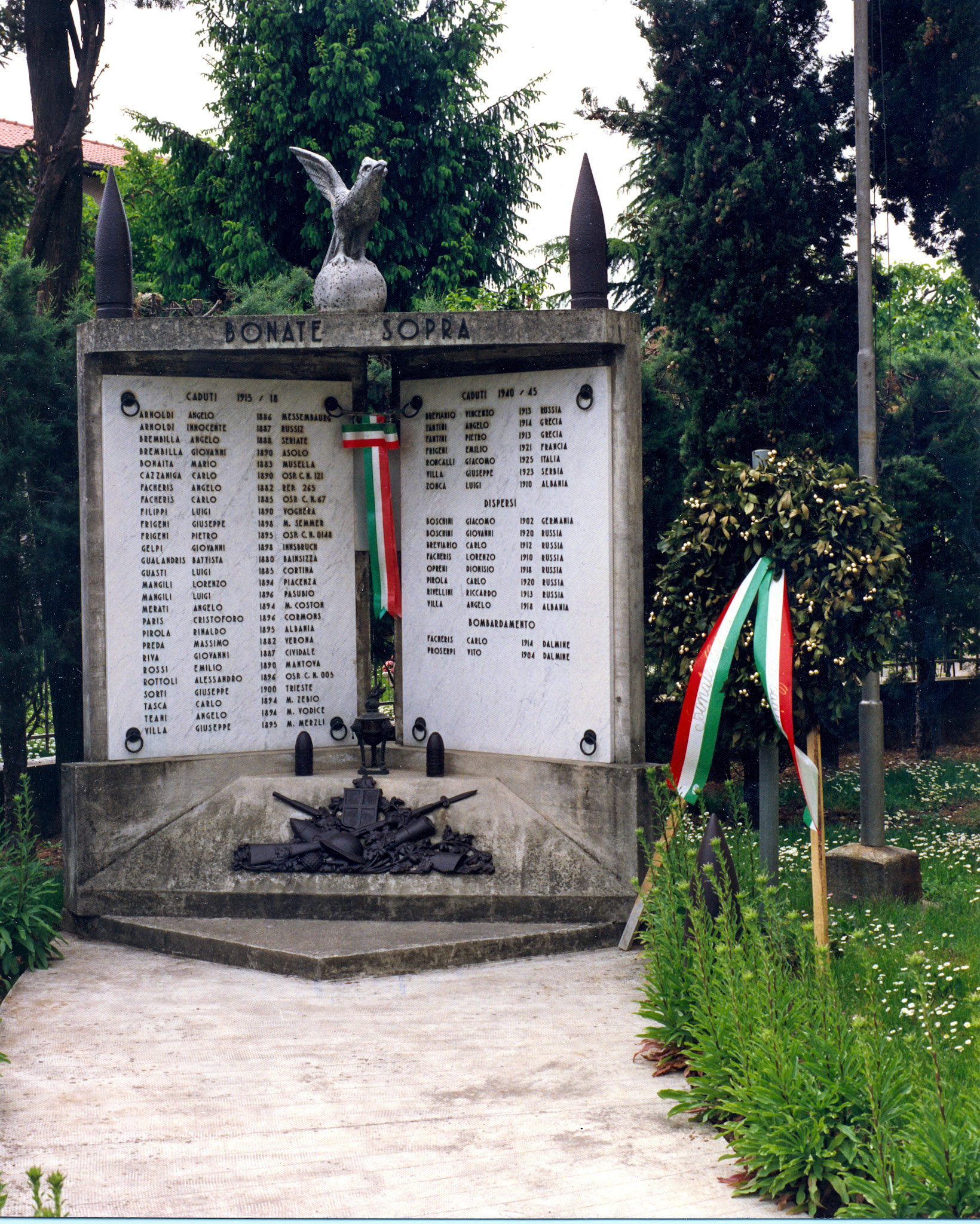 MONUMENTO AI CADUTI