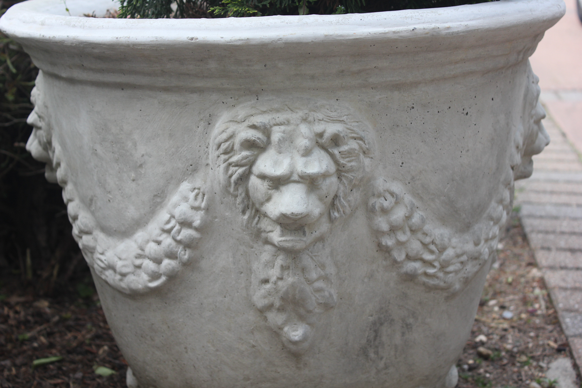 John's Concrete Art Lion Planter