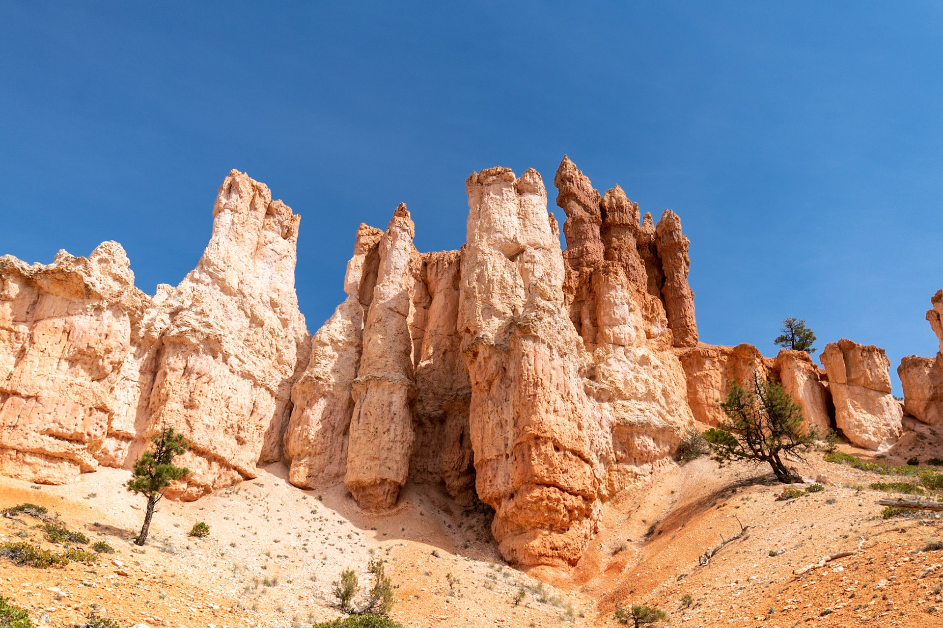 Chinese Wall along the Fairyland loop trail