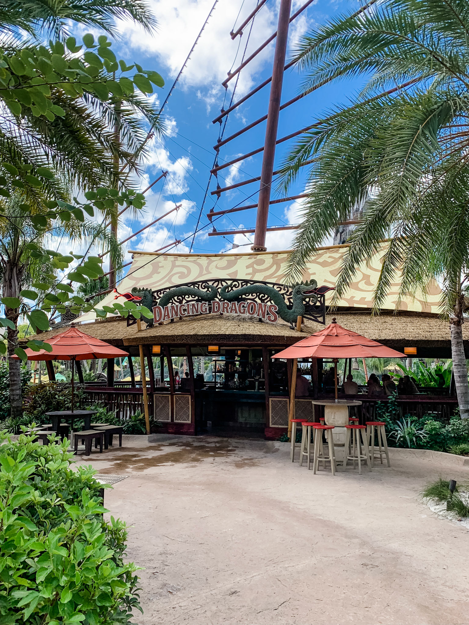 Great little bar for refreshments and libations!