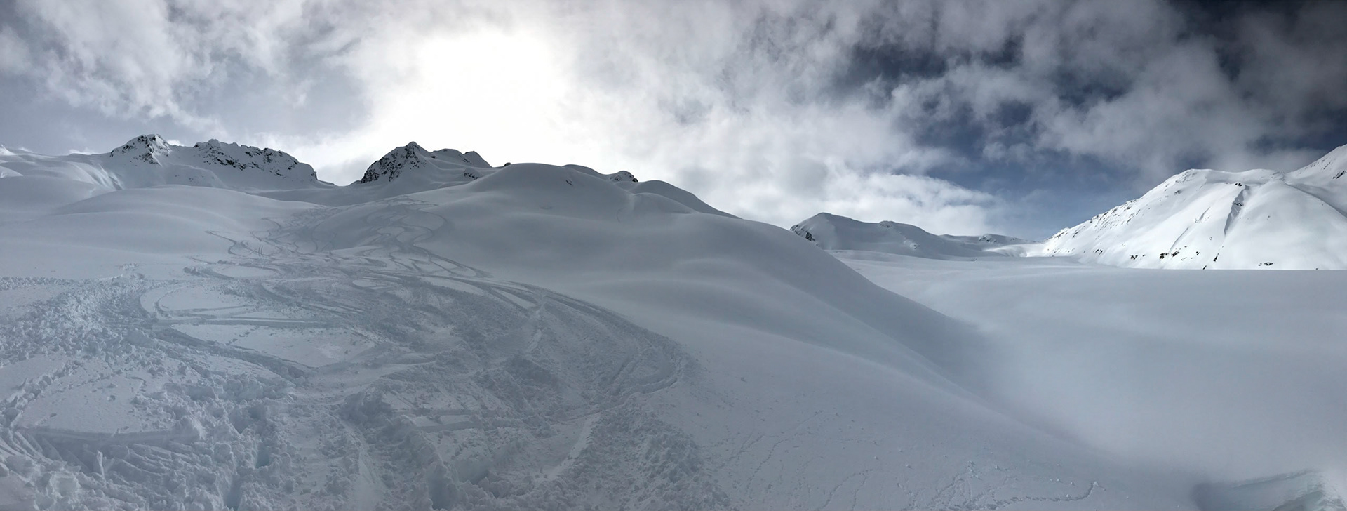 Heli skiing and boarding on the glaciers