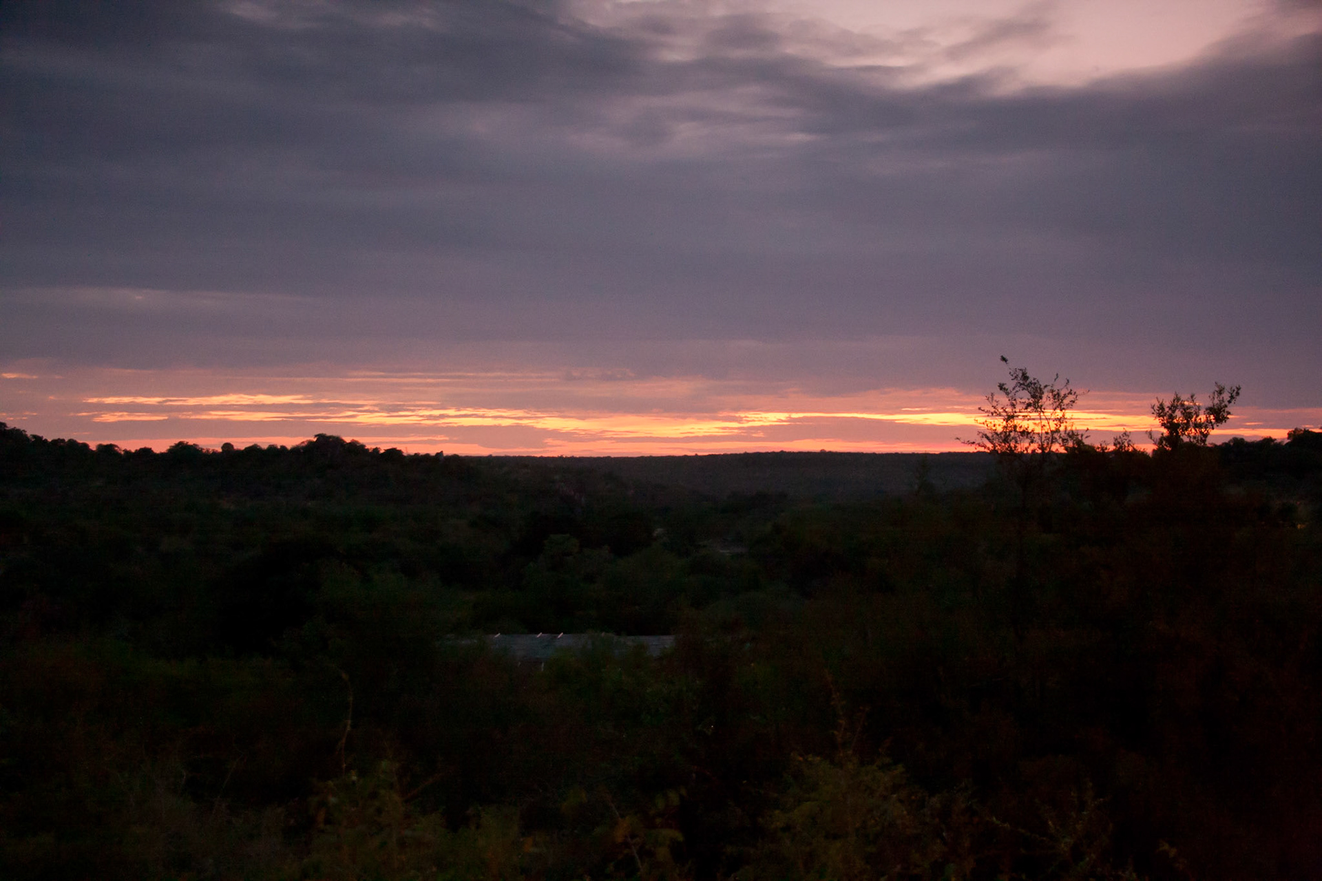 Dawn sky from Lebombo long bar