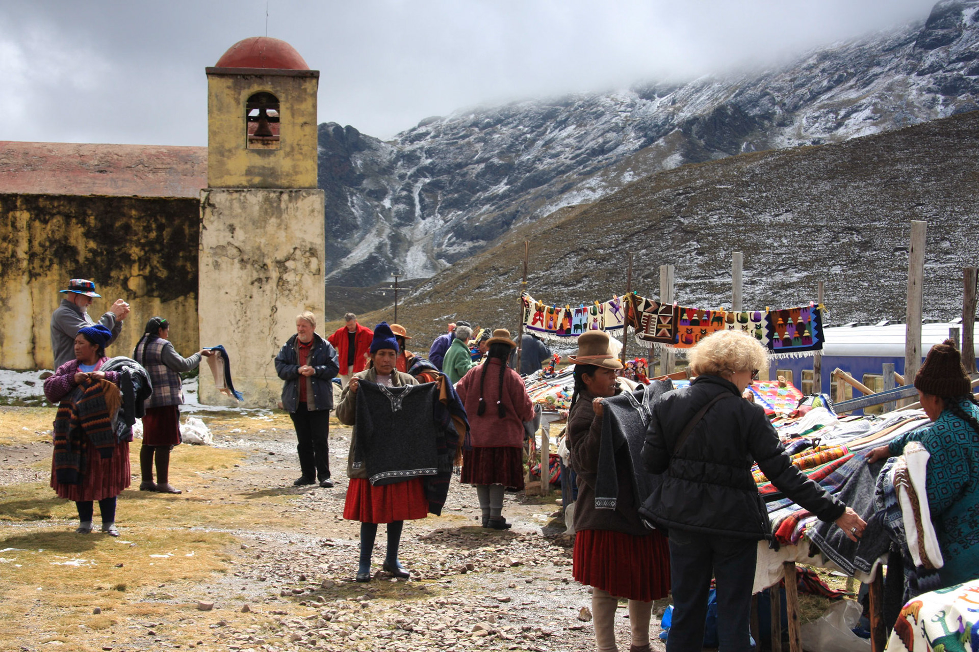 Any opportunity for a sale, at La Raya (4,313m)