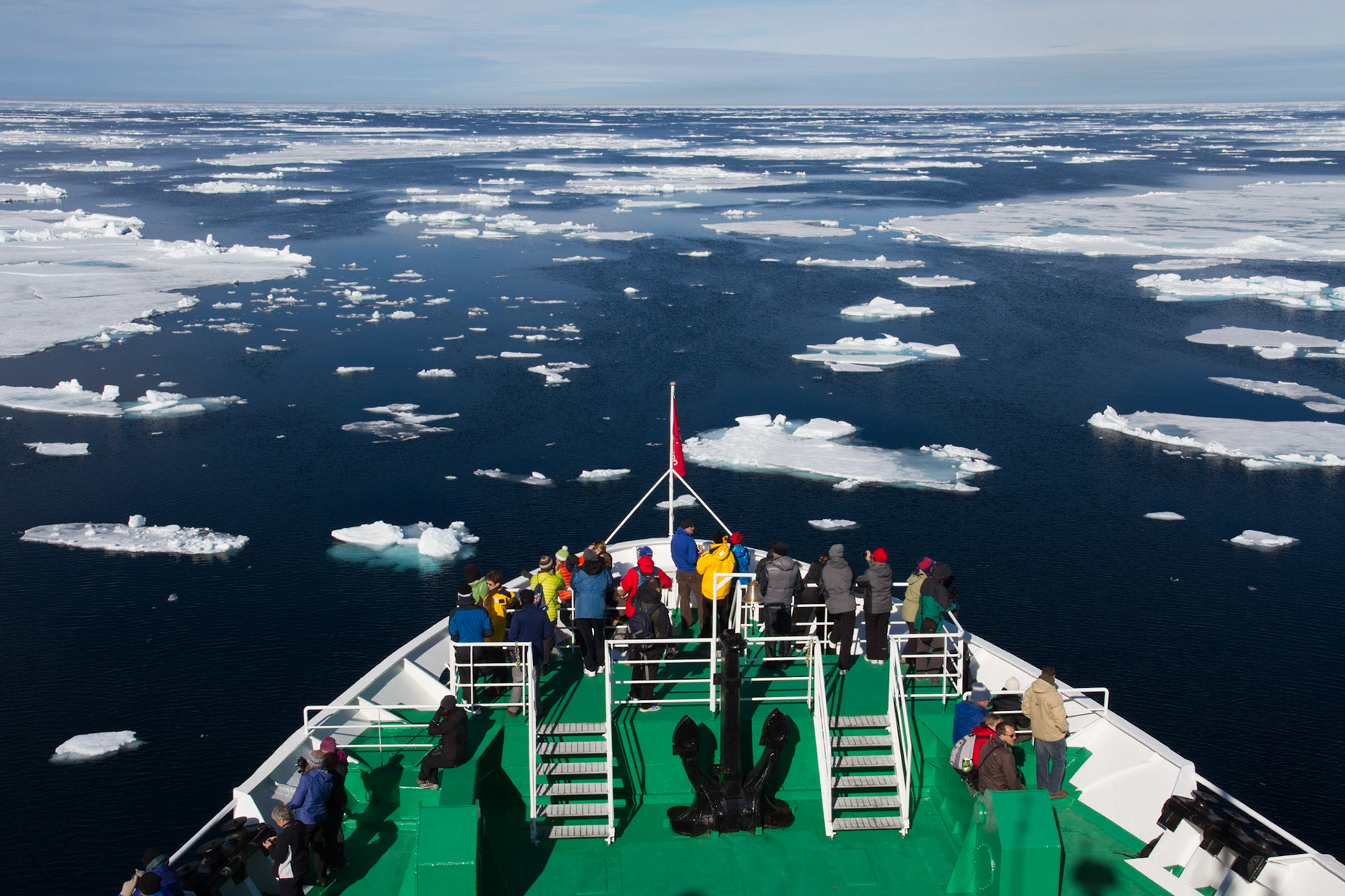 Cruising through the Arctic sea ice