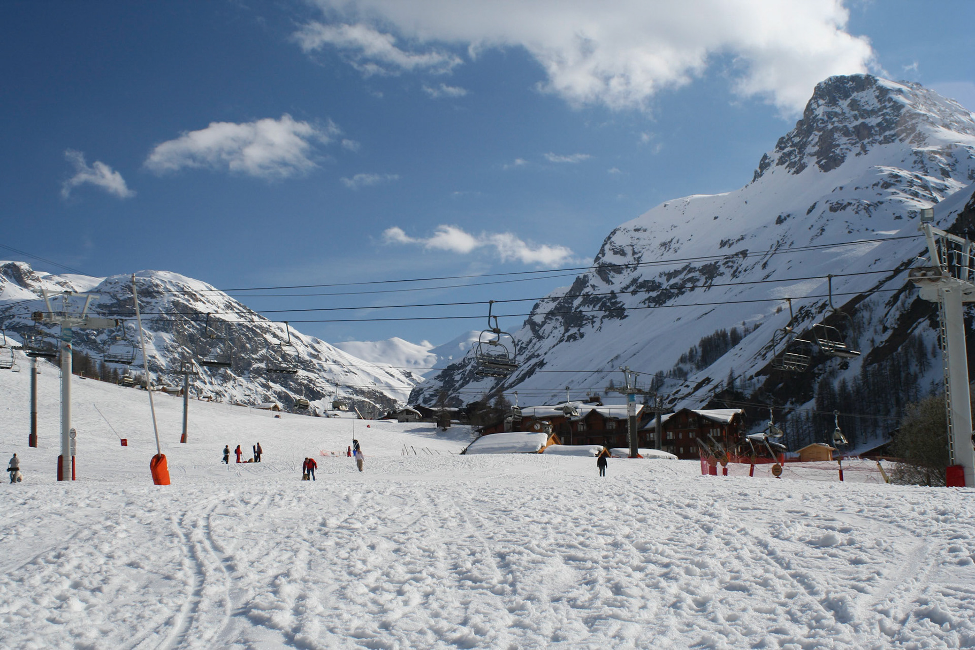 Val d'Isere base
