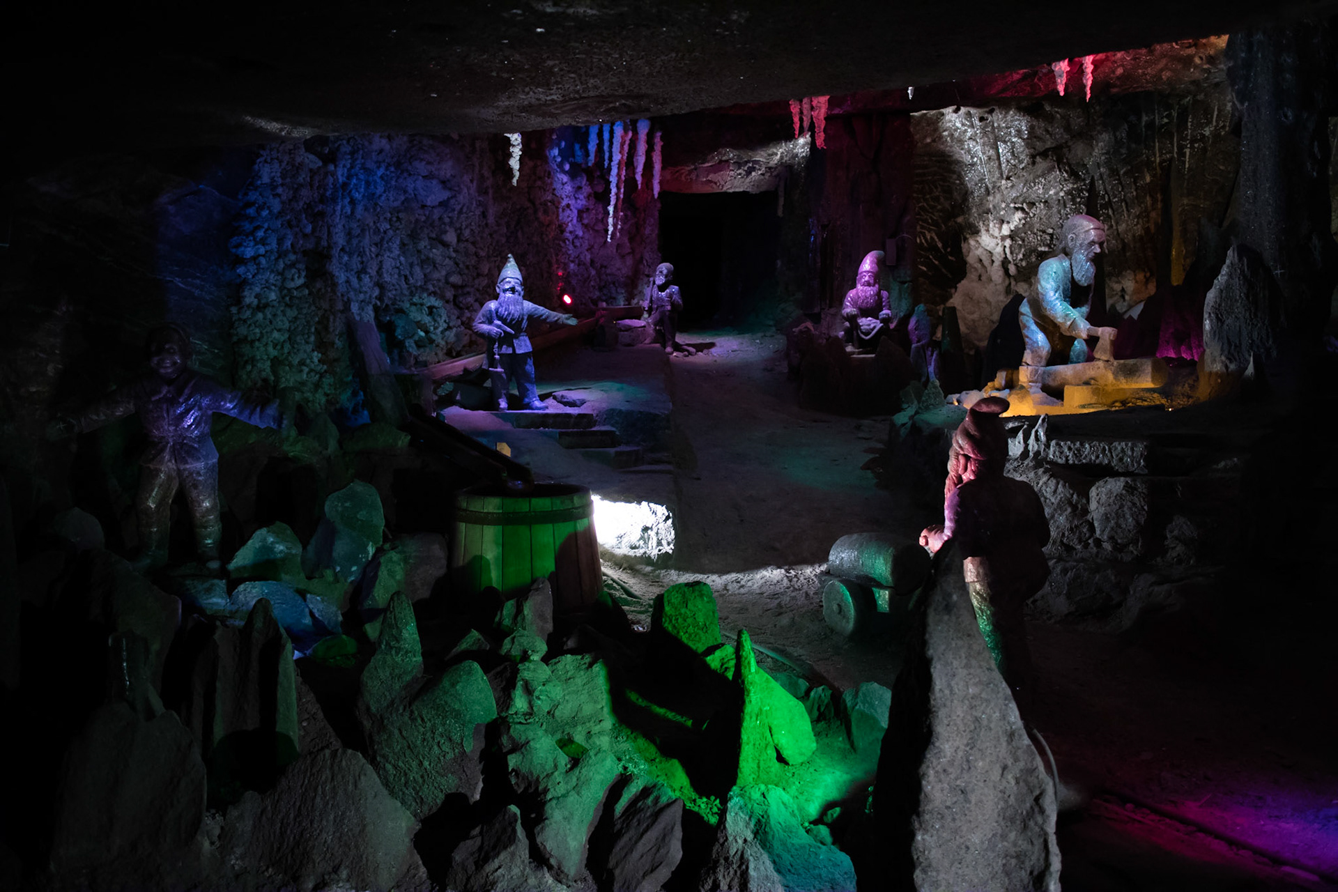 Dwarves in the Wieliczka Salt Mine!