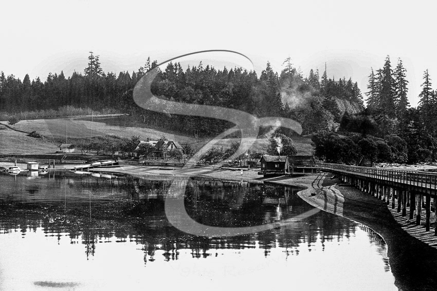 B151 CARLYON BEACH AND THE BRIDGE TO STEAMBOAT ISLAND