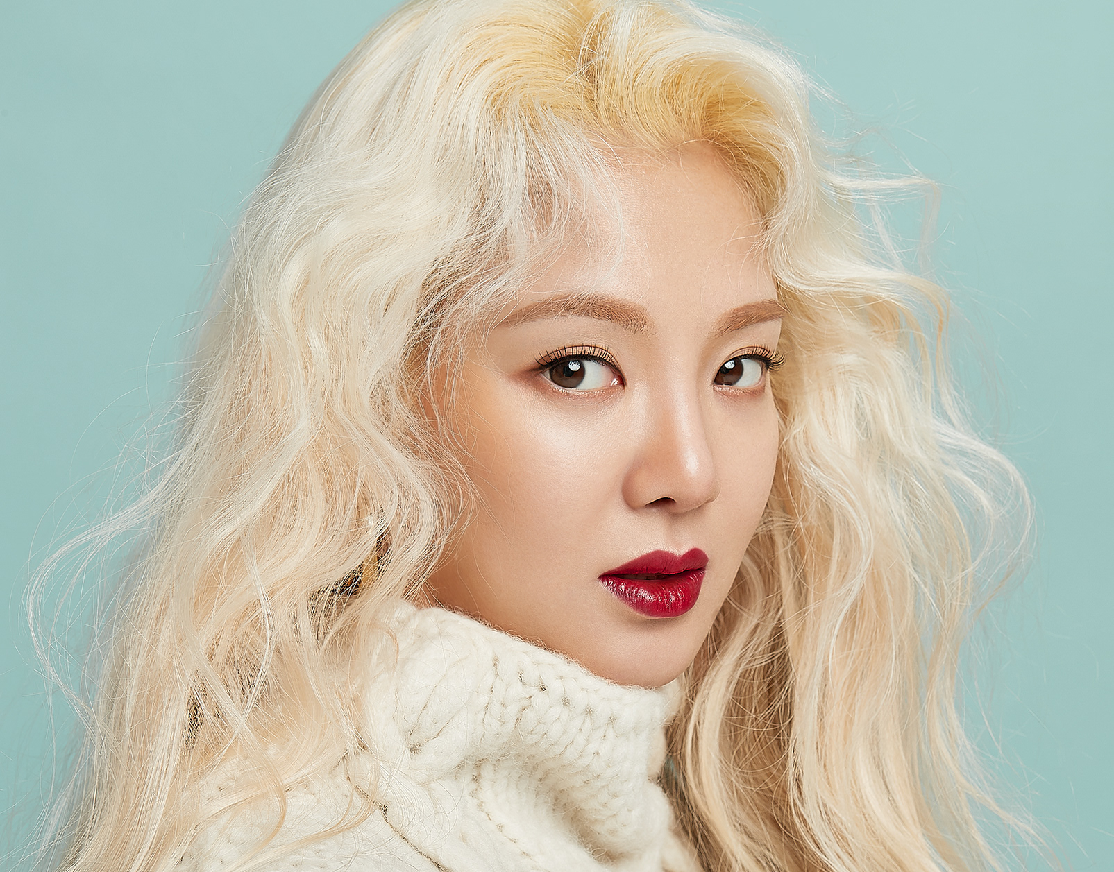 Cosmopolitan magazine in Korea model hyoyeon, SNSD photographer cha hye kyu...