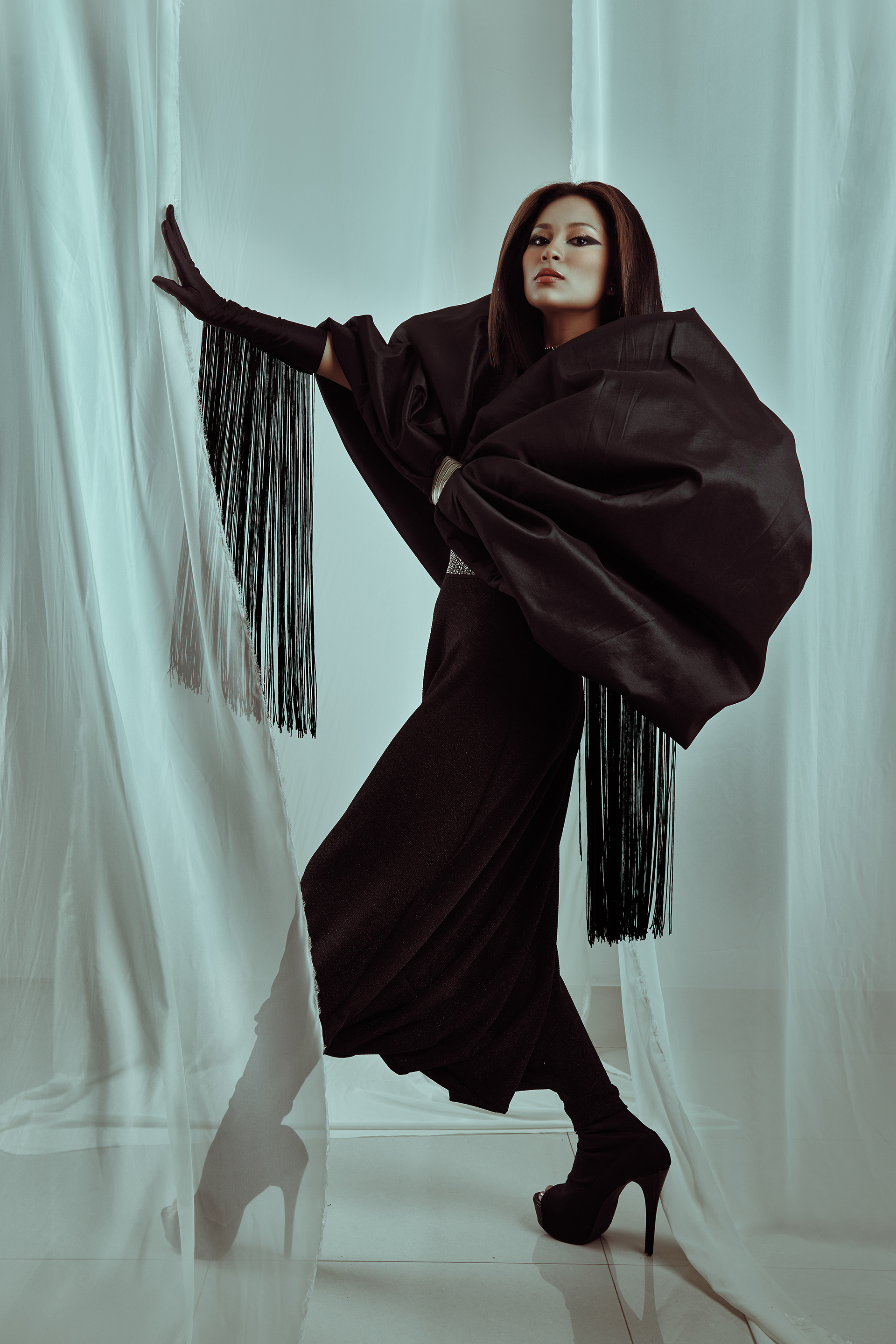 Foto: Alex Huerta  MUA: Domingo Dávila  Modelo: Zimrit Córdova  Diseño: Fernando Falcón