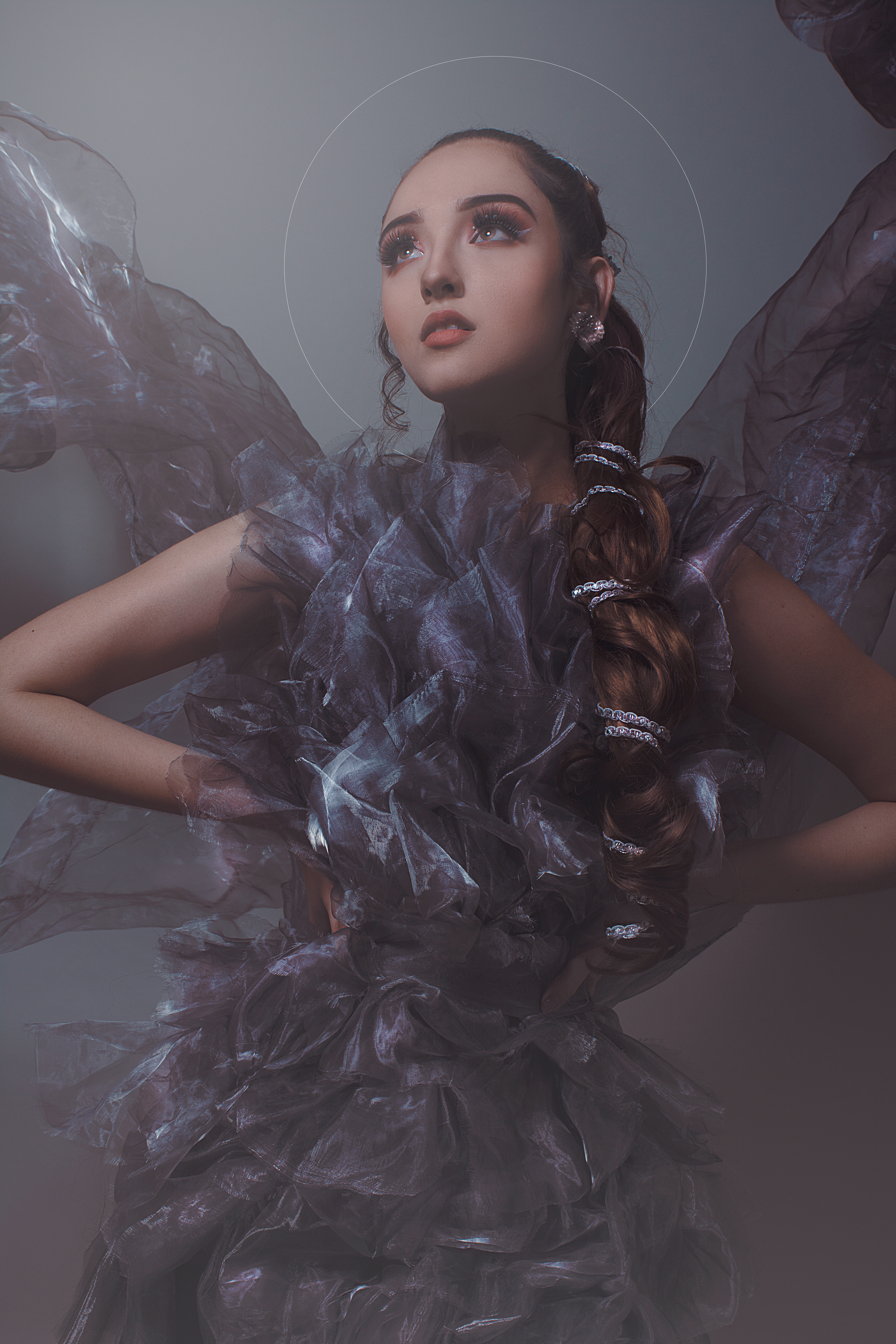 Foto: Javier Becerra MUA: Rhafa Balboa Hair: Gina Castro Modelo: Camila Ferrer Diseño: Edwin Ramos
