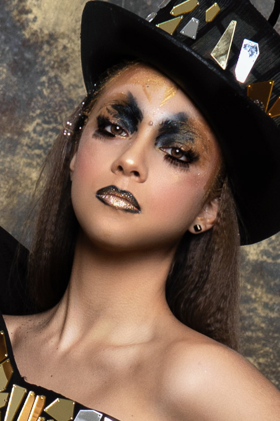 Foto: Lucia Pérez MUA: Lucia Pérez Modelo: Mariú Cabrera Diseño: Alex Alamilla
