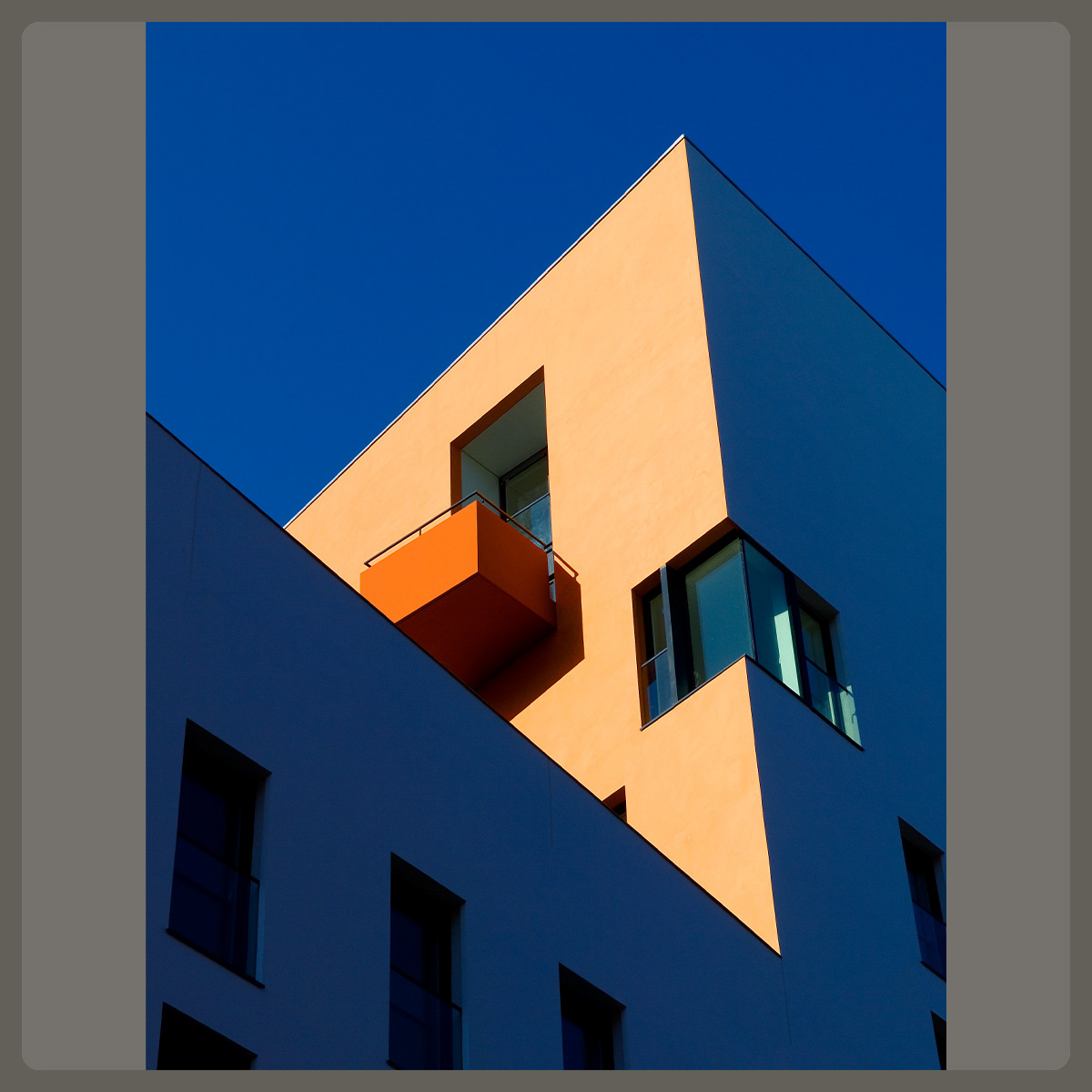 Bercy, Paris, Architecture, Pete Gardner, Photographer, London, UK, © Copyright Pete Gardner