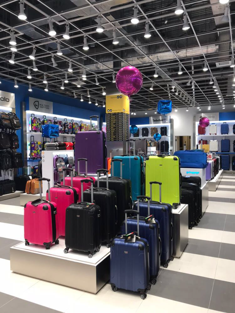 Go luggage store dolphin mall