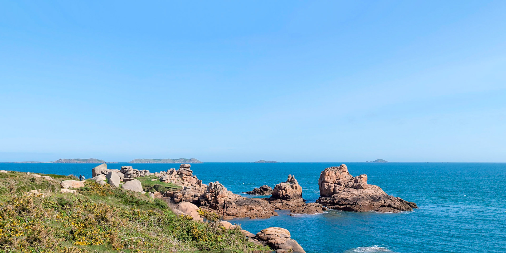 The "Sentier des Douaniers", surely among the prettier walks in the world. Amidst the pink granite of Brittany in France, and with the stunning view on the "seven islands".