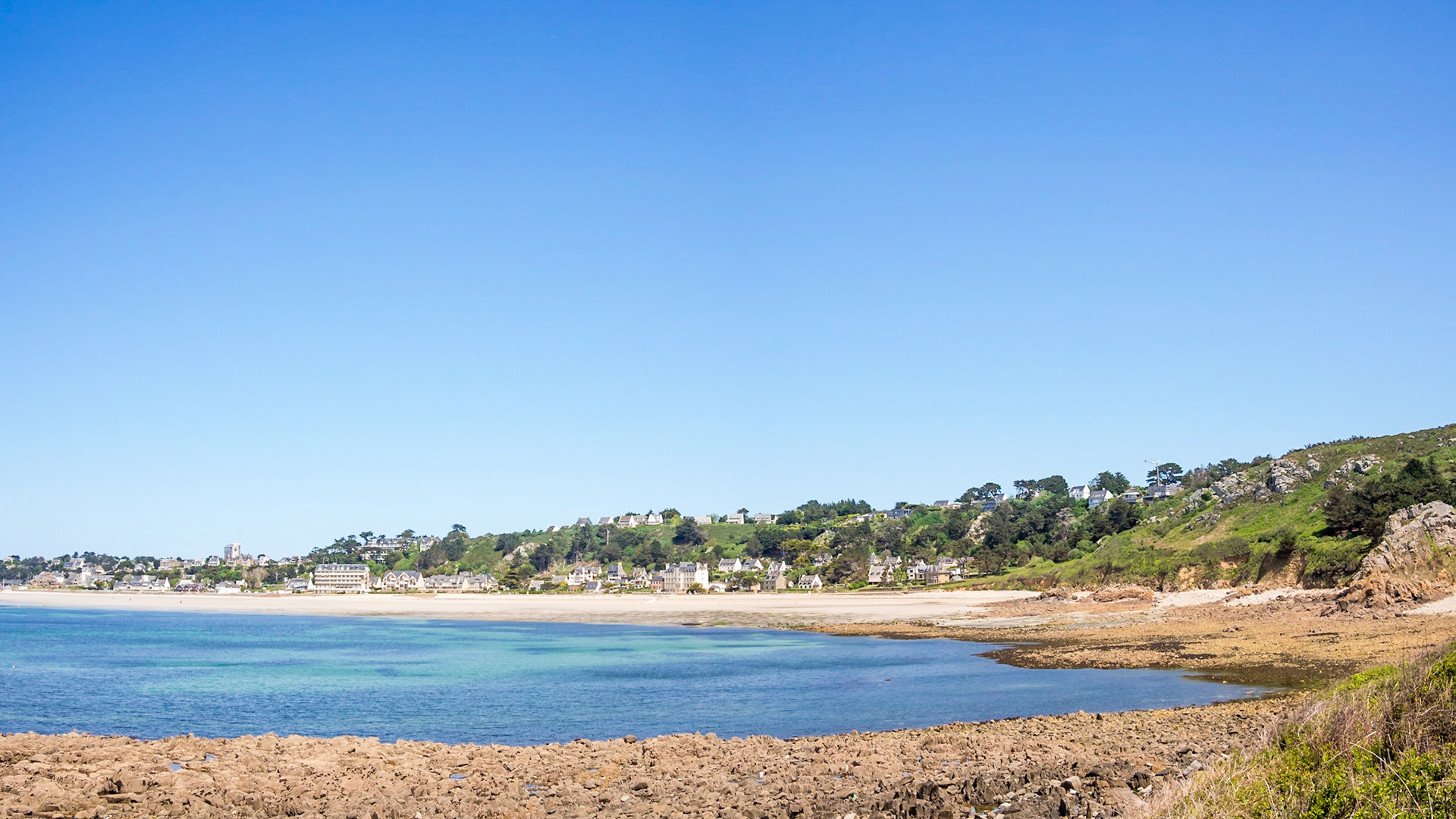 Looking back on Trébeurden, Bretagne, from the path to Pointe de Bihit.