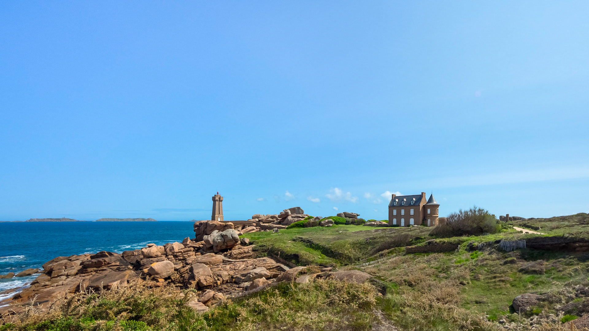 The Ploumanach lighthouse, aka Mean Ruz, built in 1946 after an earlier version was destroyed in 1944.