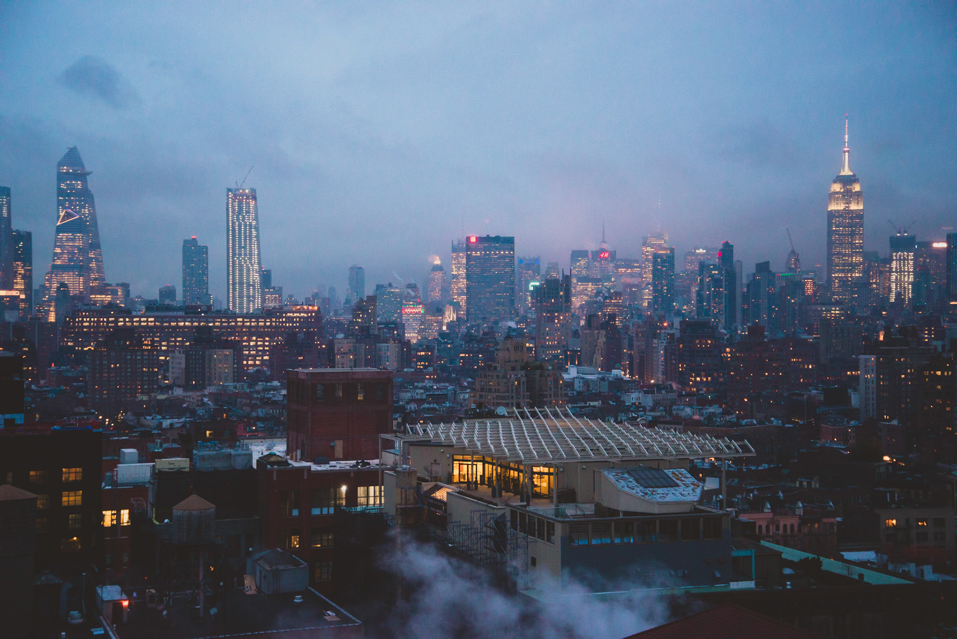 It's a cold fall evening in Manhattan.  The Hudson Yards construction is going up on the left hand side.