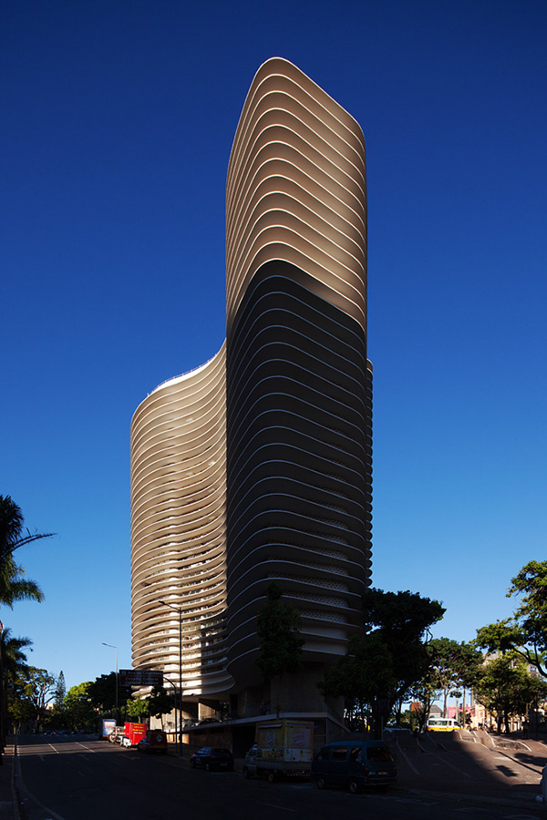 daniel ducci - OSCAR NIEMEYER, EDIFÍCIO NIEMEYER